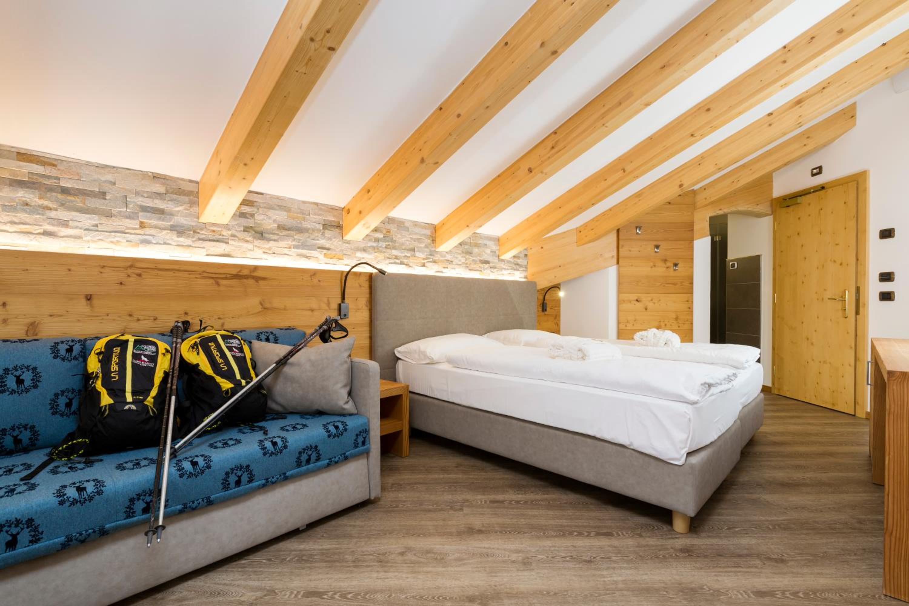 Twin Room with View - Photo 1
