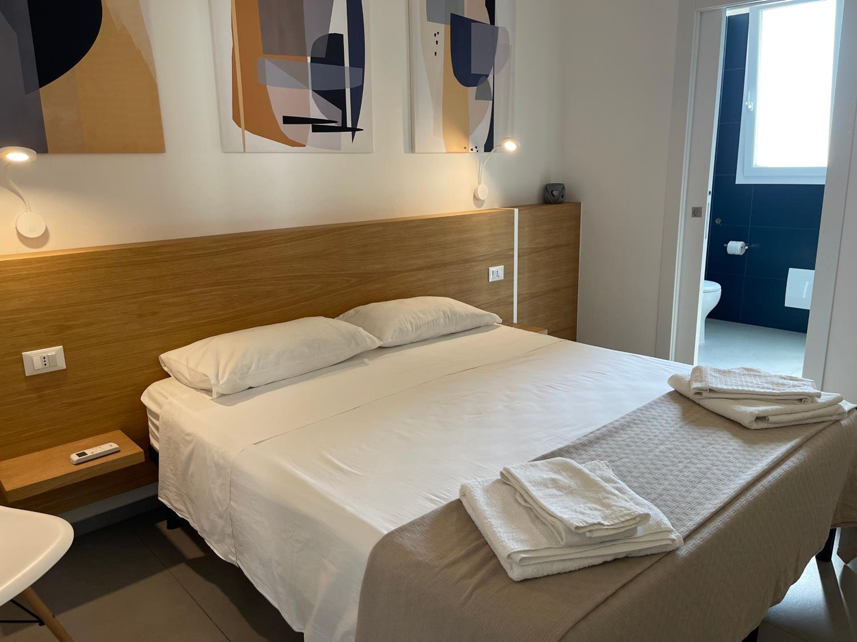 Double Room - Photo 6