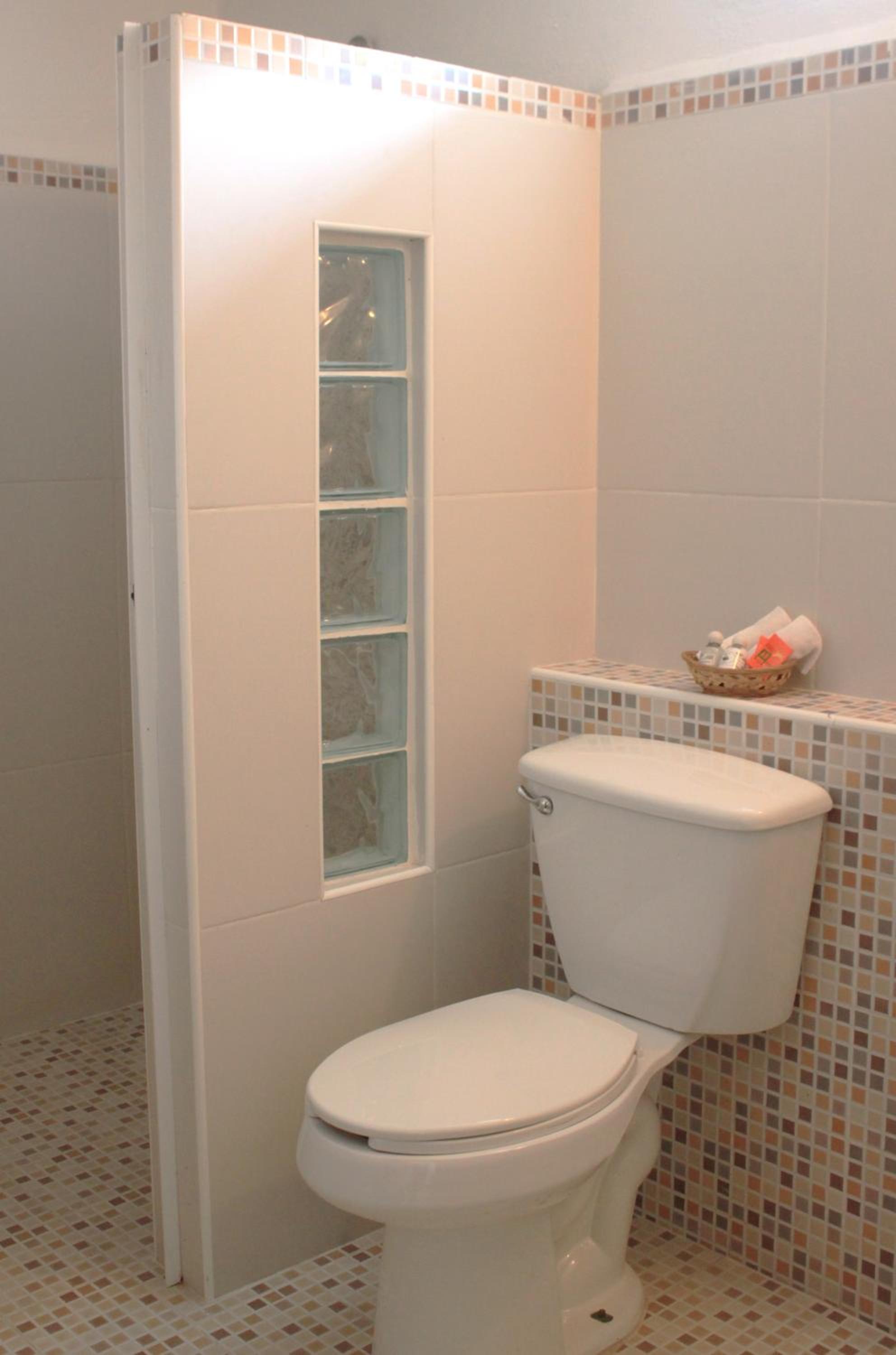 1 Bedroom grand suite with balcony - Photo 4