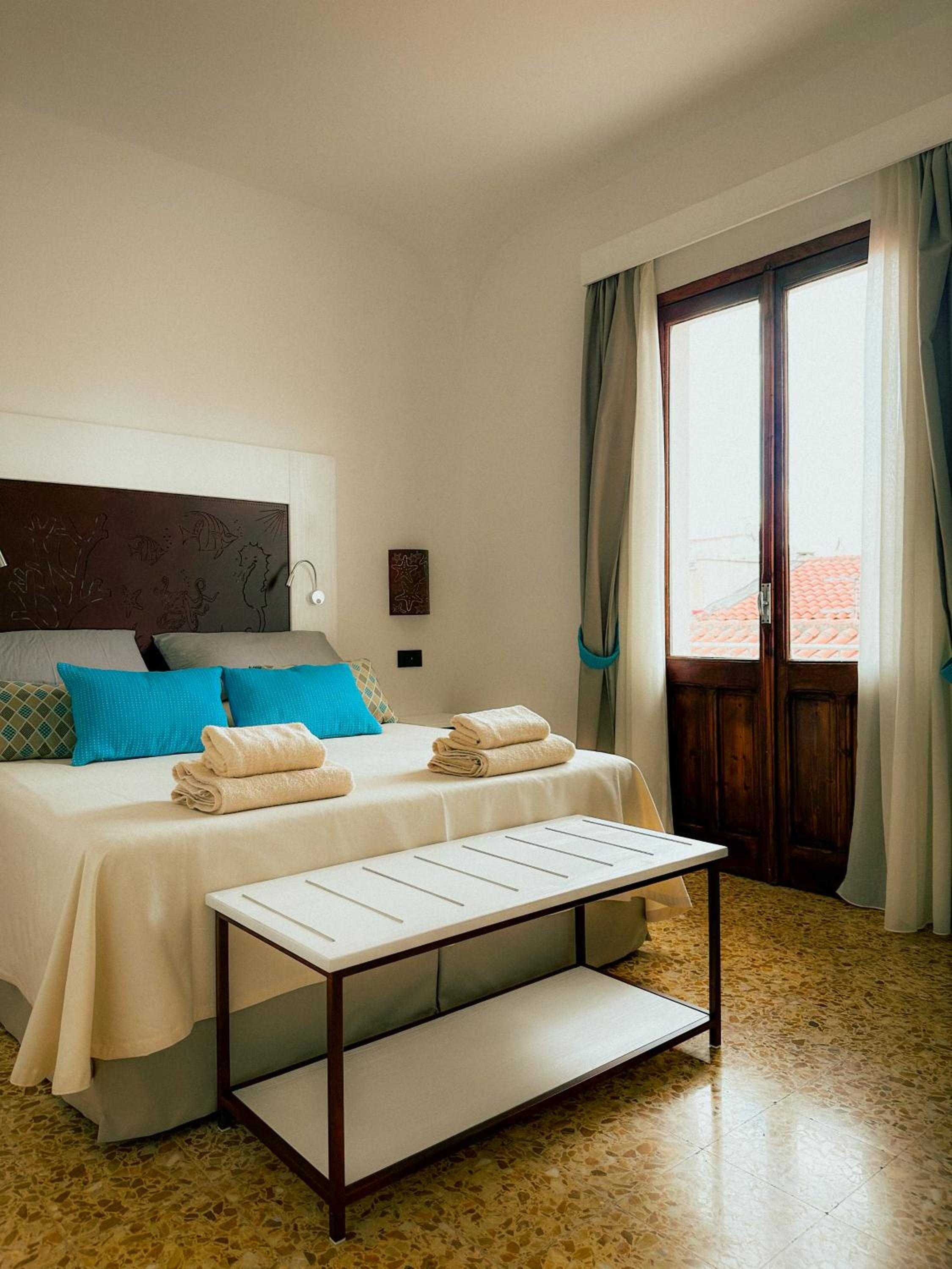 Double Room with Balcony (3 Adults)