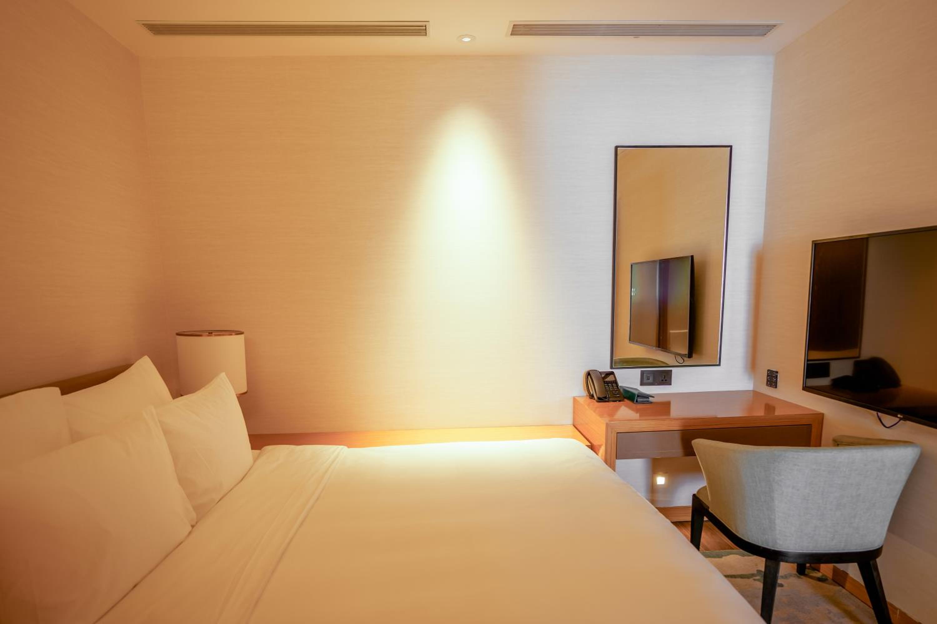 ​Three-bedroom Suite Oceanview - Photo 7