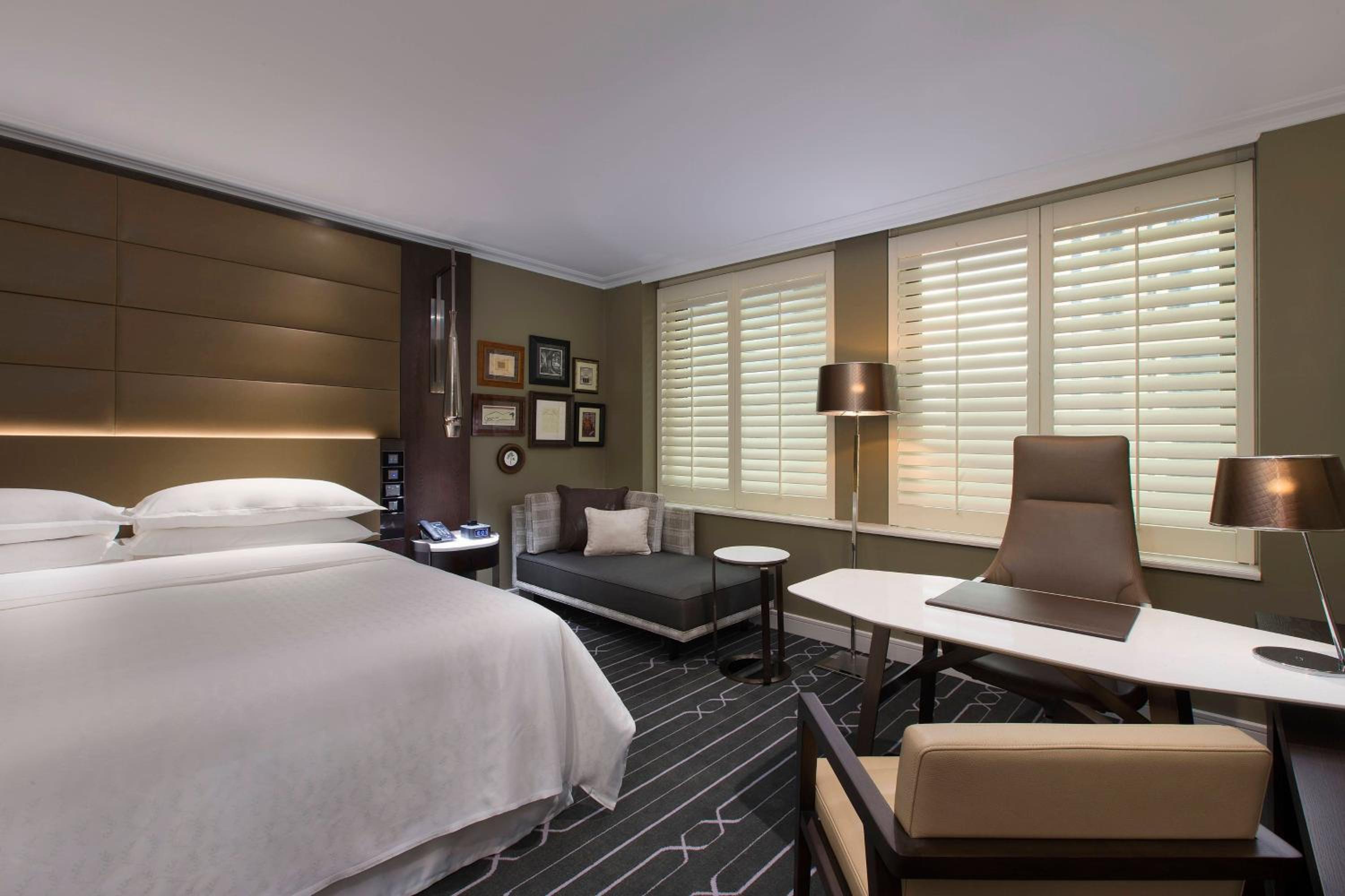Grand Executive Room with Club Lounge Access - City Side