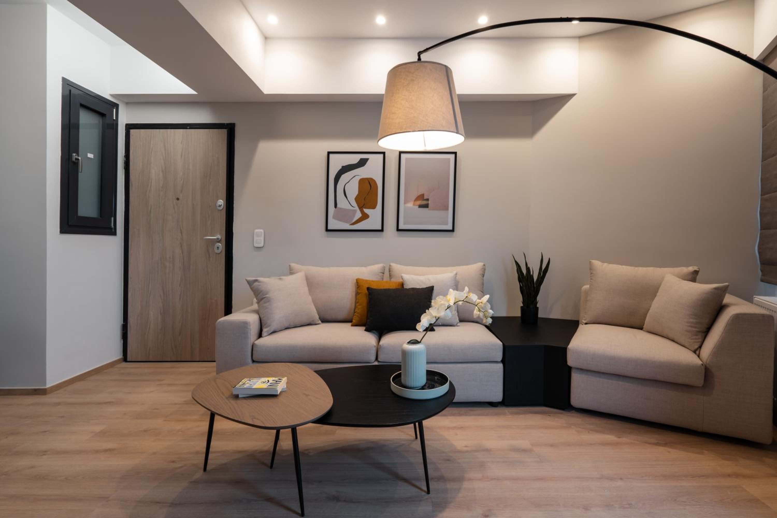 Three-Bedroom Premium Apartment with Balcony photo 1