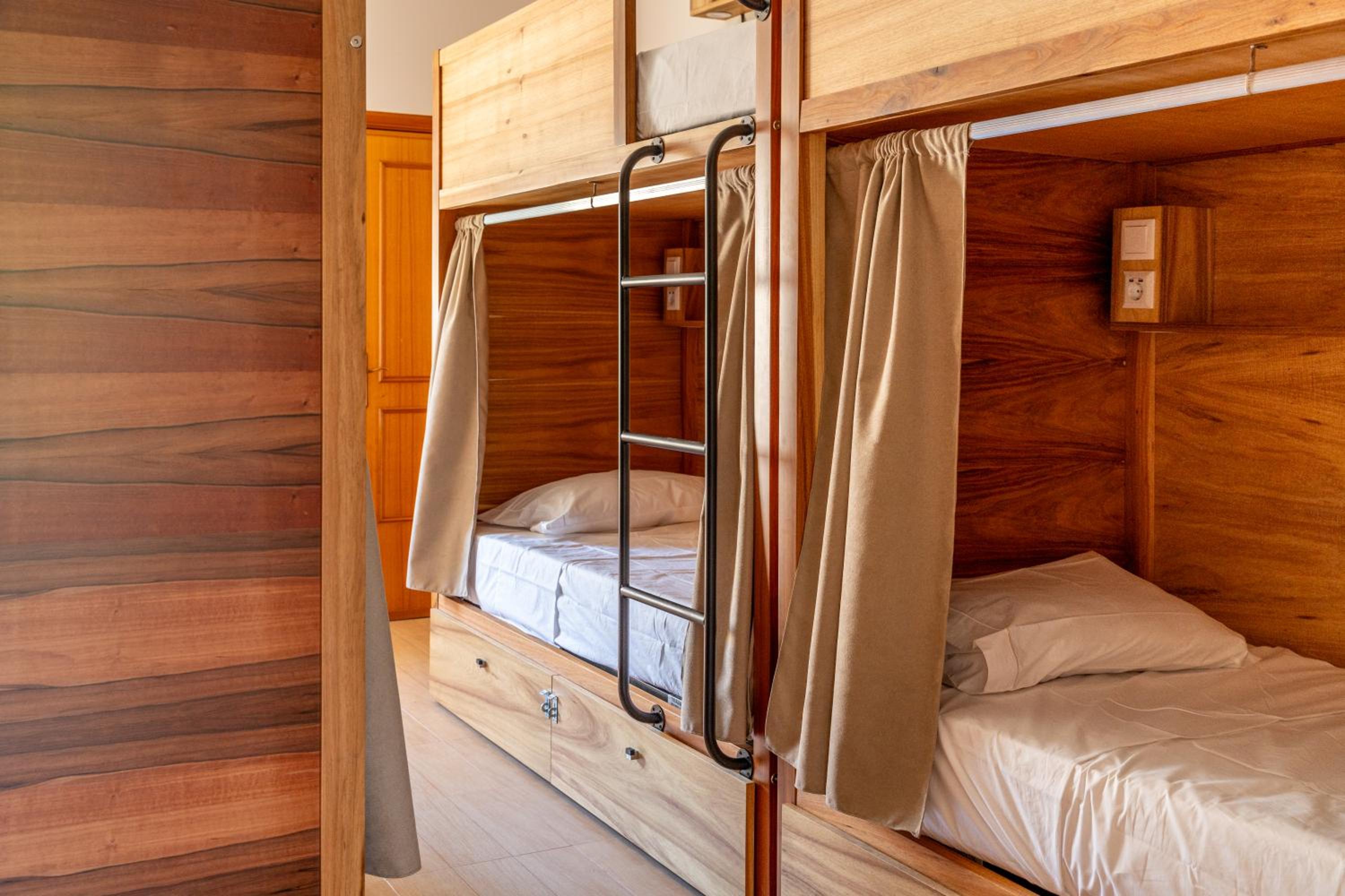 Bed in 4-Bed Dormitory Room photo 2