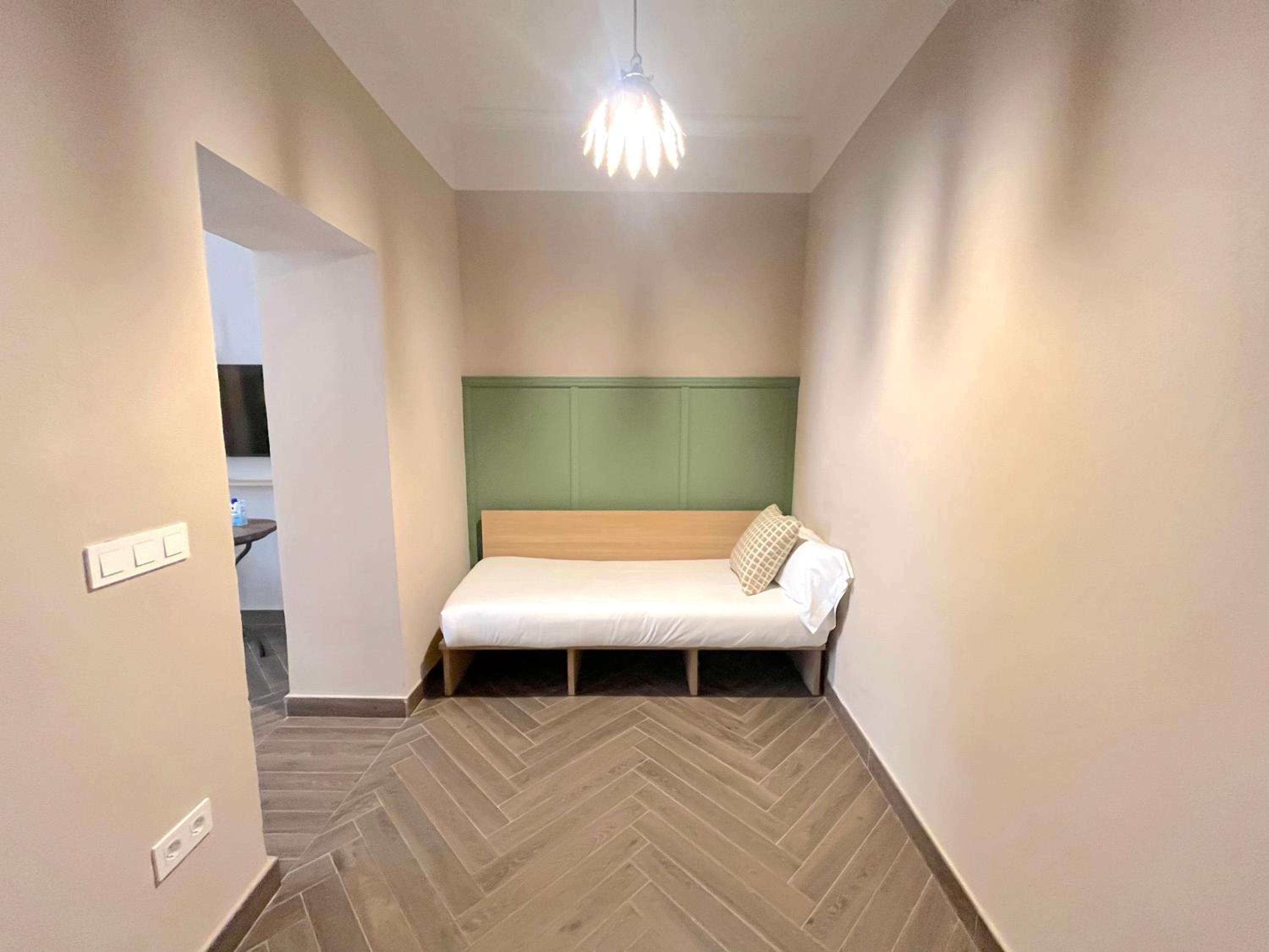 Deluxe Double or Twin Room - Photo 5