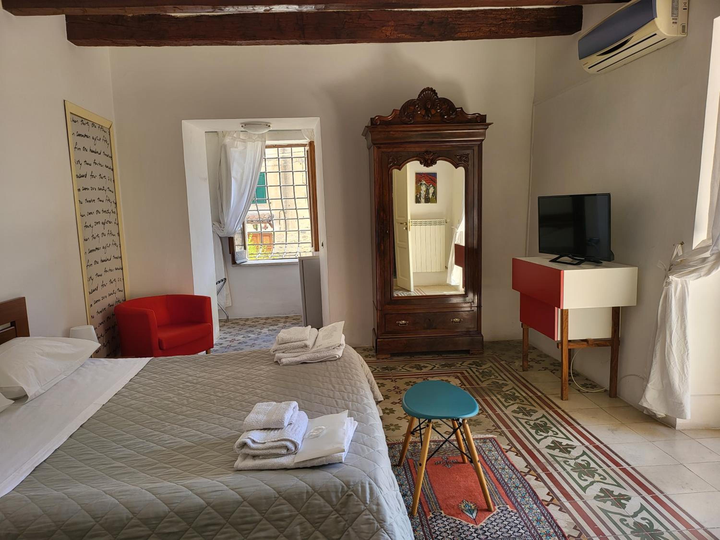 King Room with Balcony photo 2