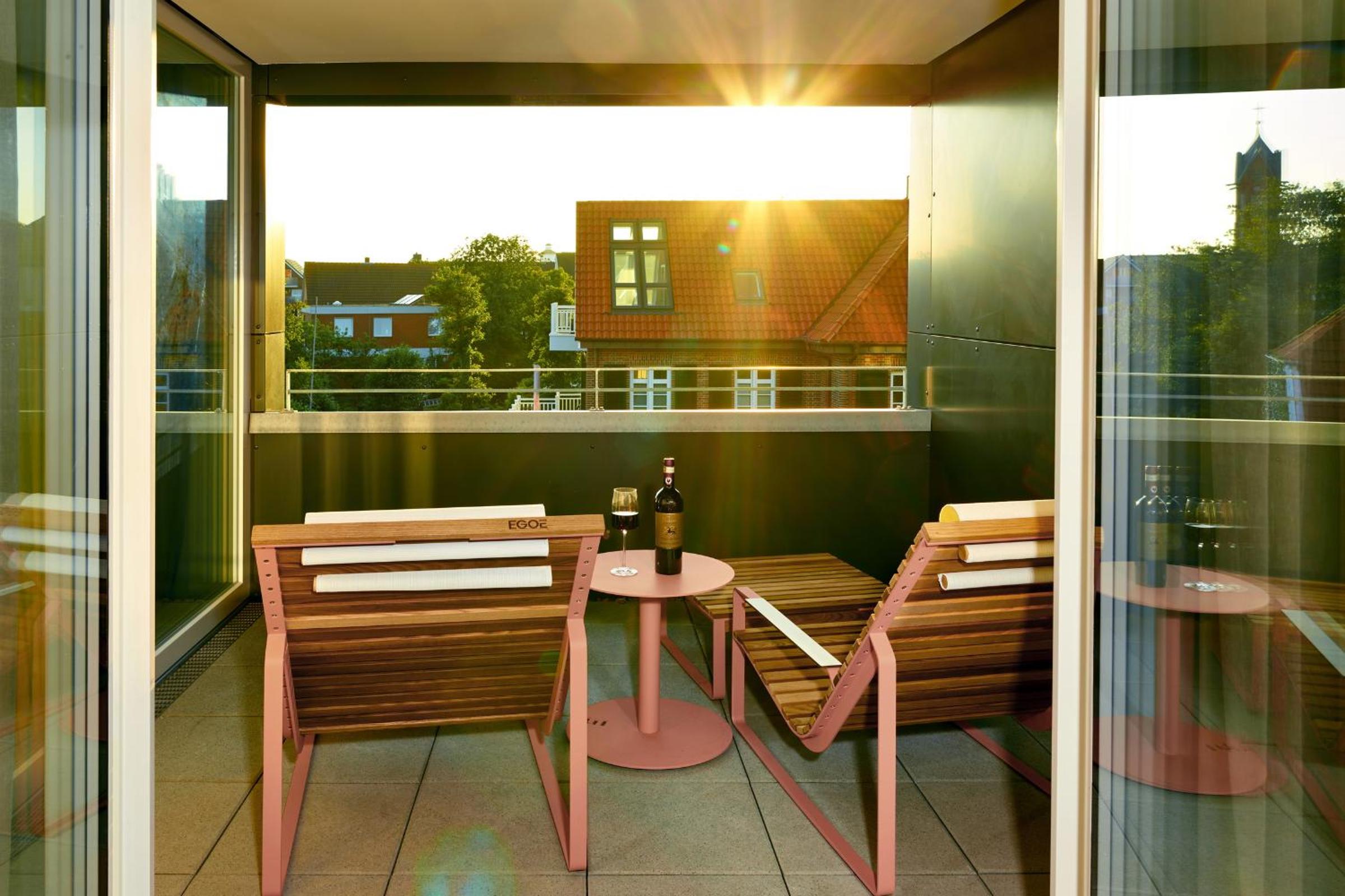 Apartment with Balcony photo 3