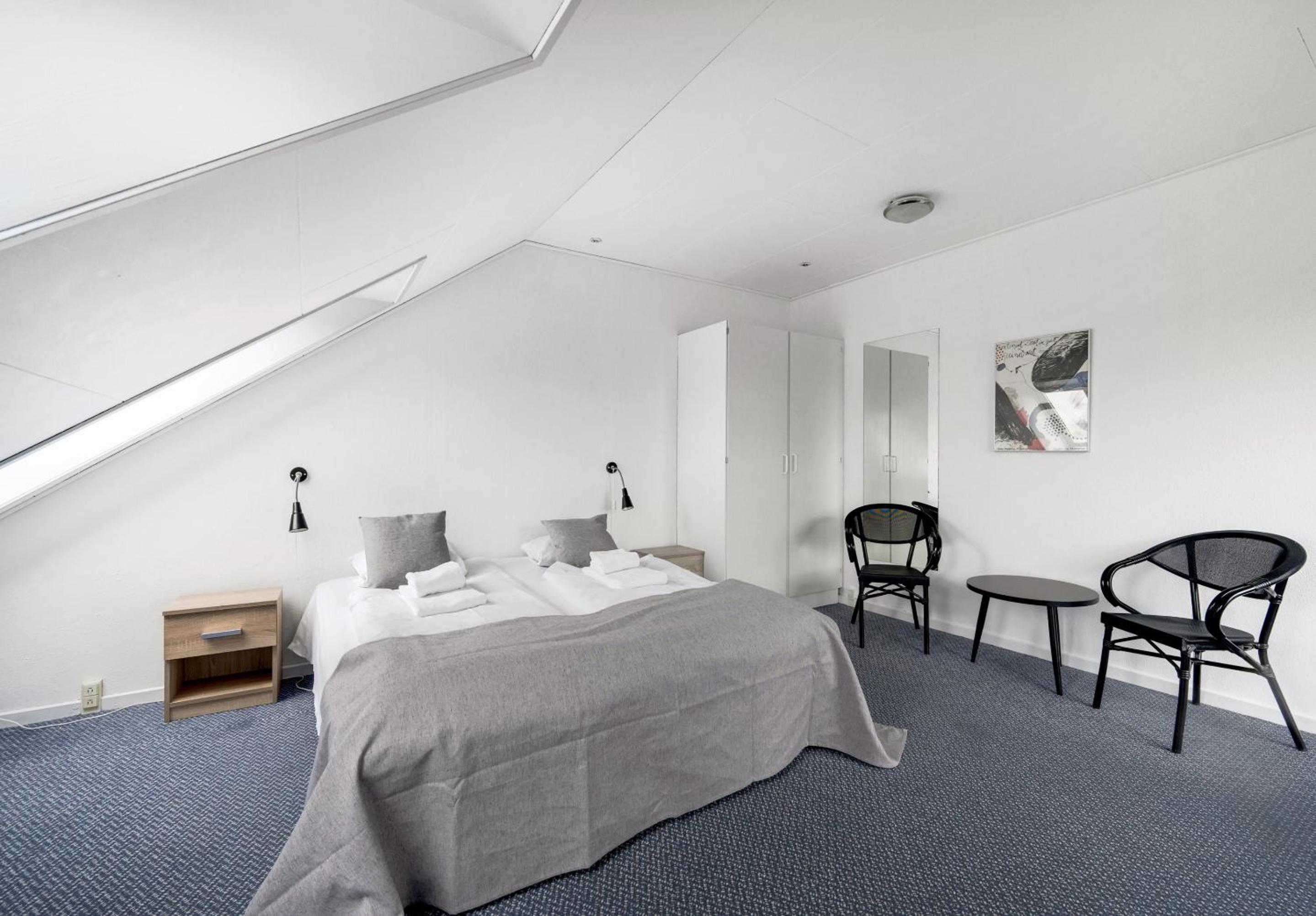 Standard Double Room - Photo 2