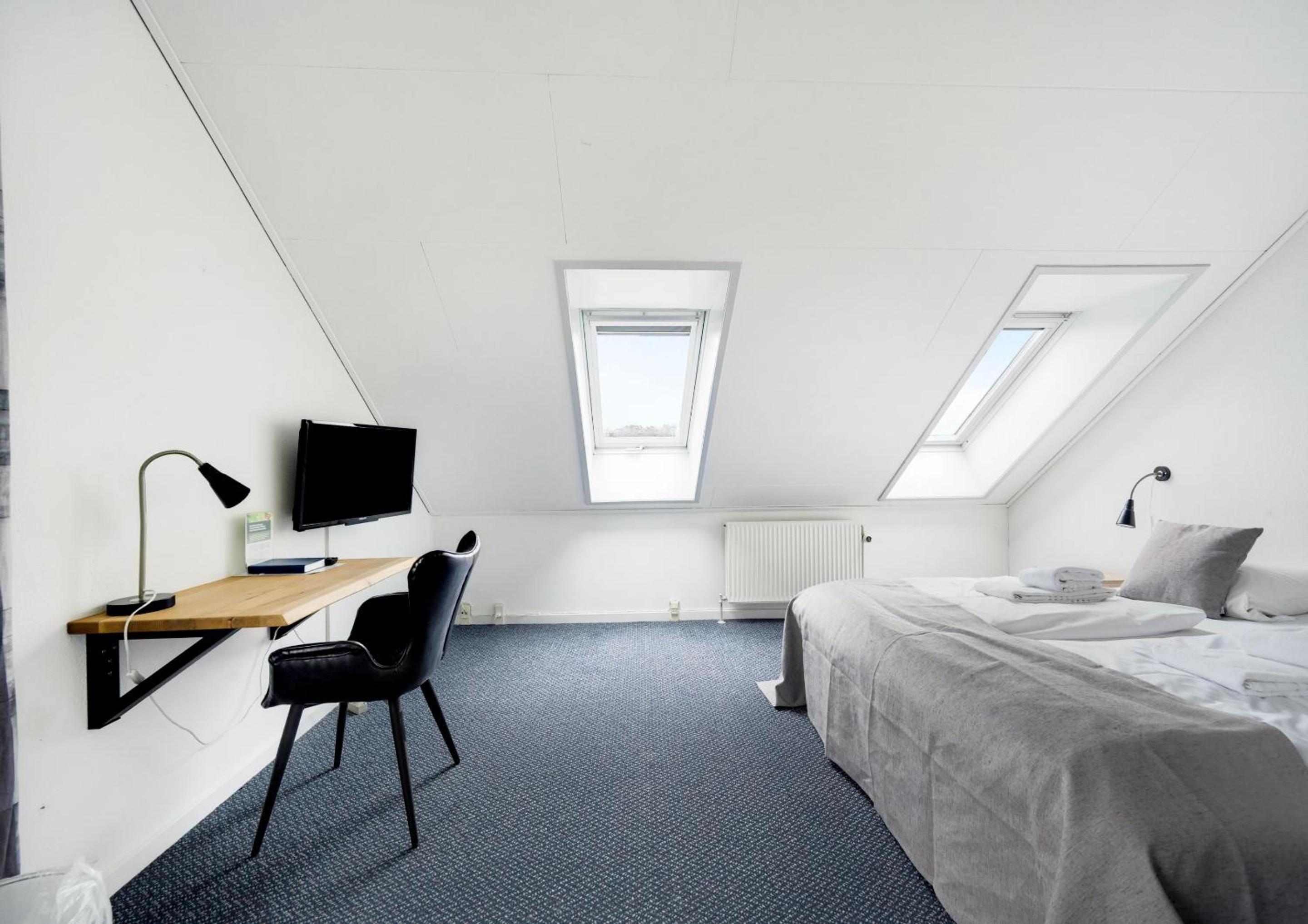 Standard Double Room - Photo 5