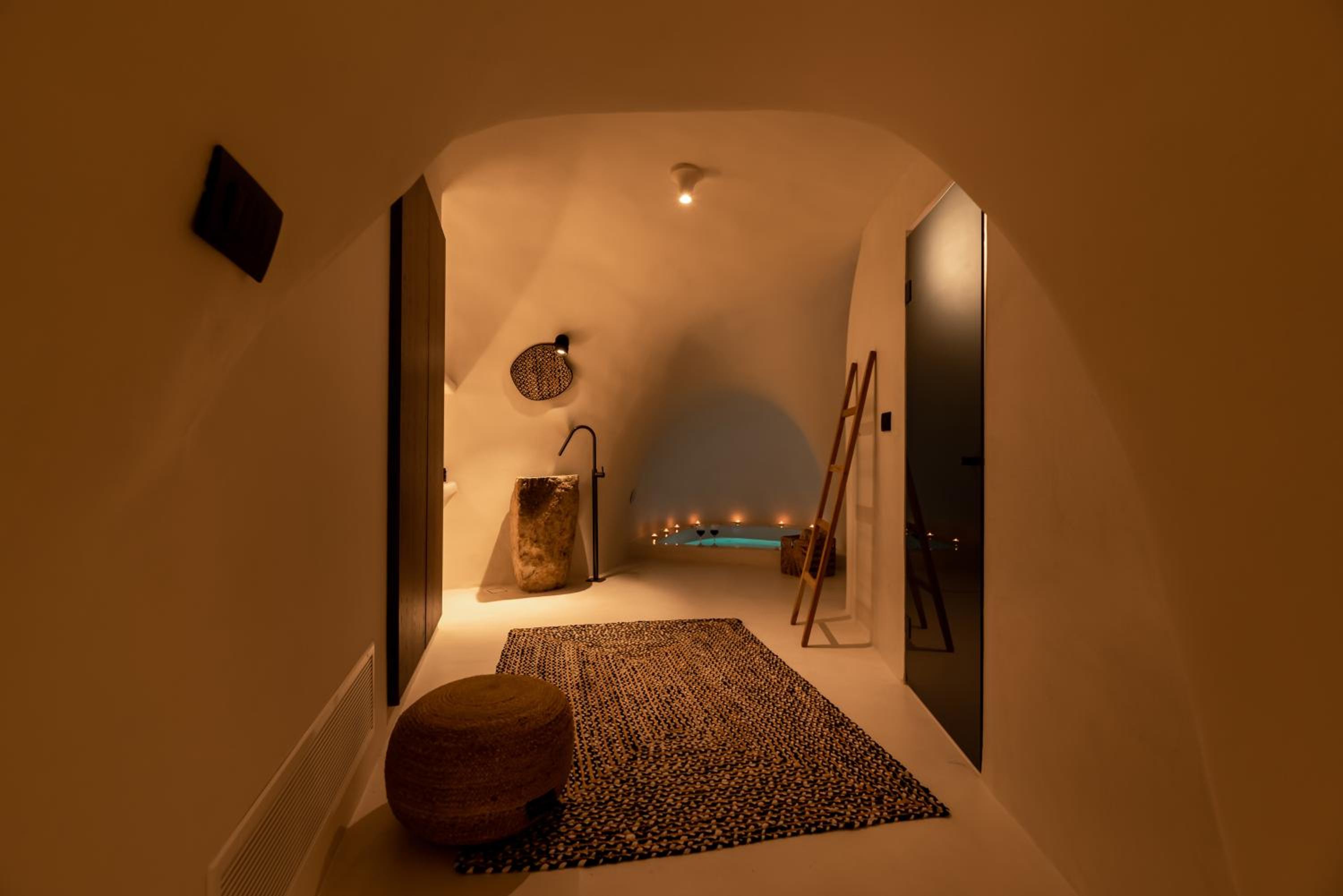 Exclusive Double Room with Outdoor Jetted Tub & Indoor Private Pool photo 3