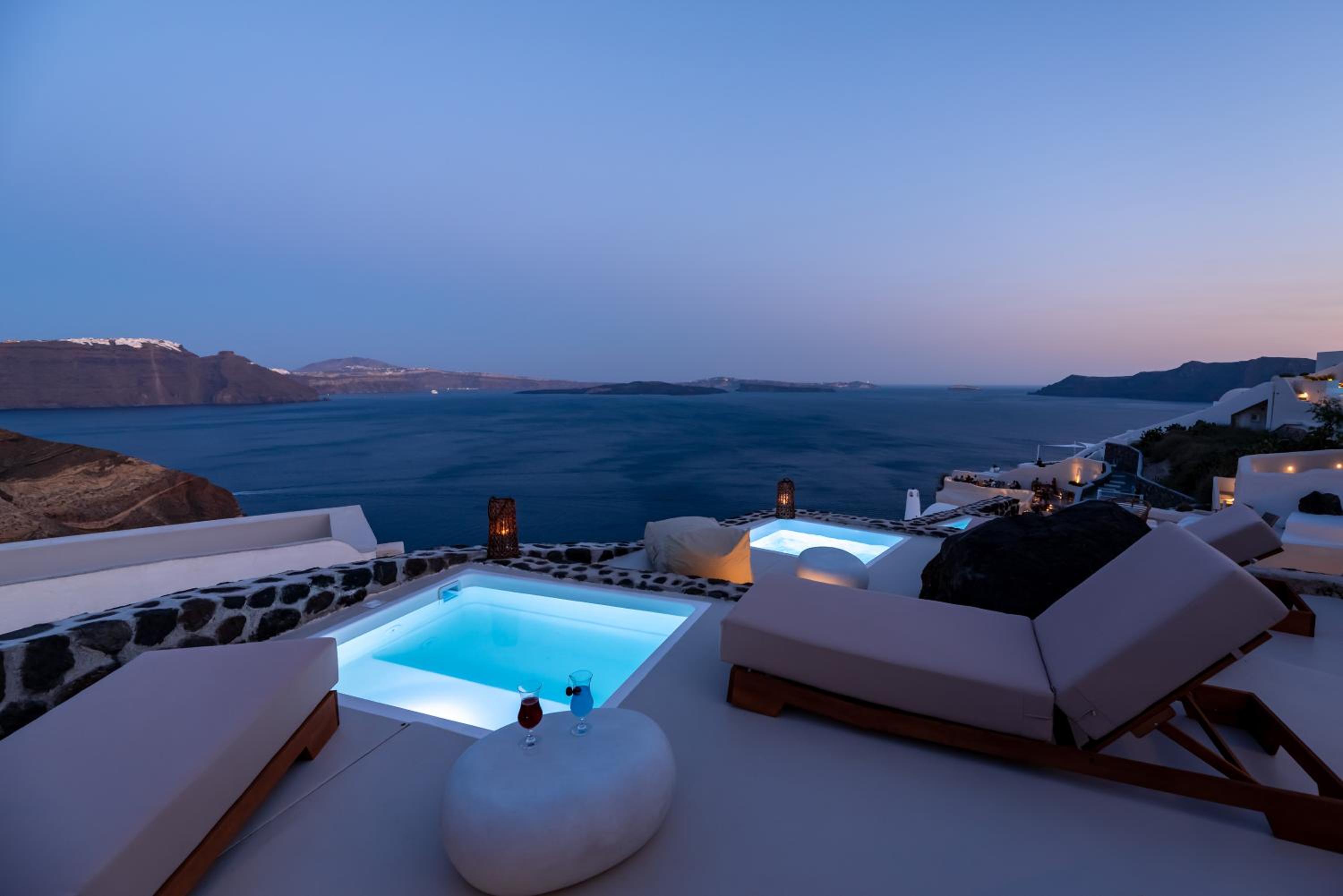 Honeymoon Double Room with Outdoor Jetted Tub & Indoor Private Pool photo 3
