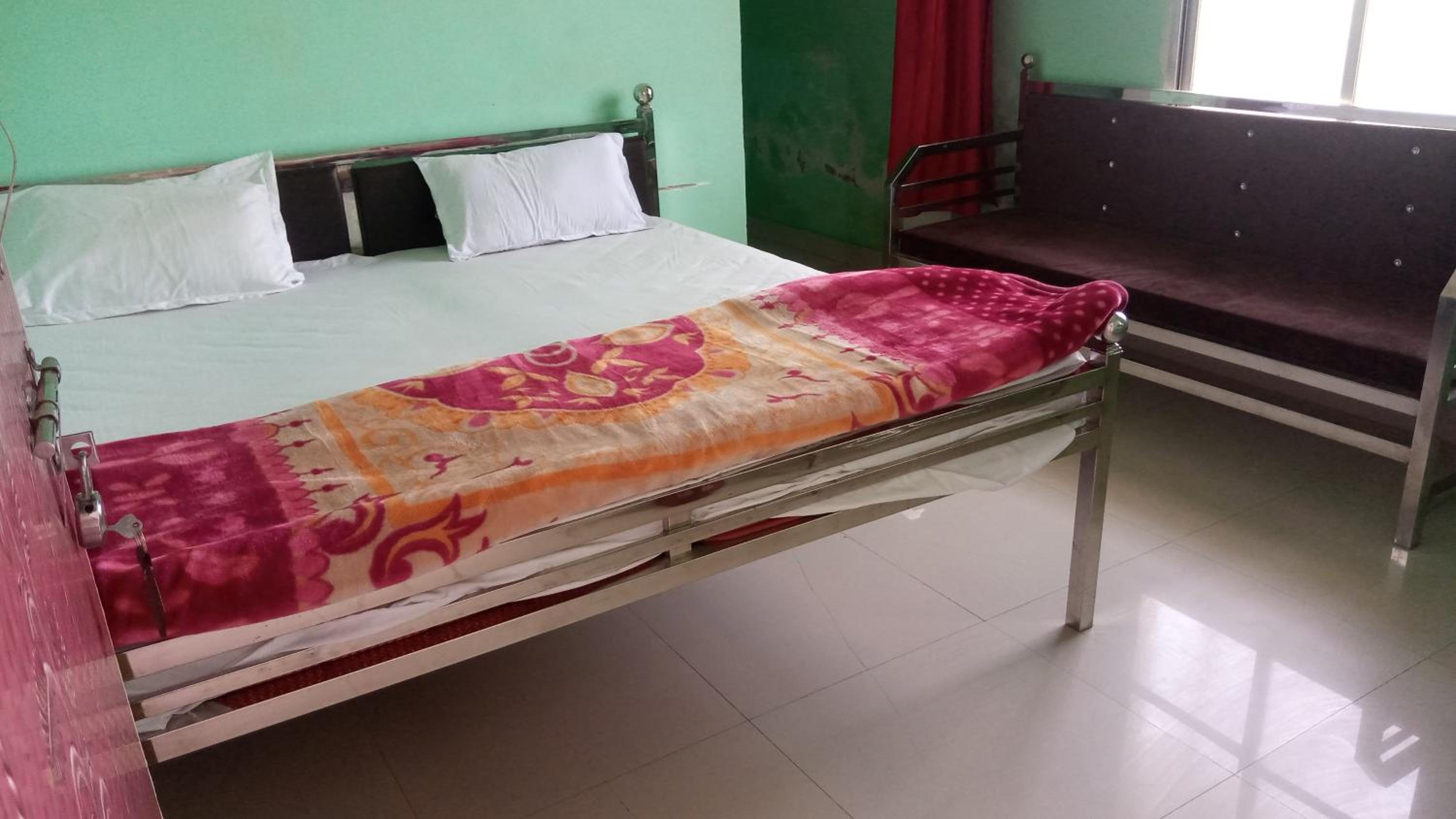 Large Double Room photo 1