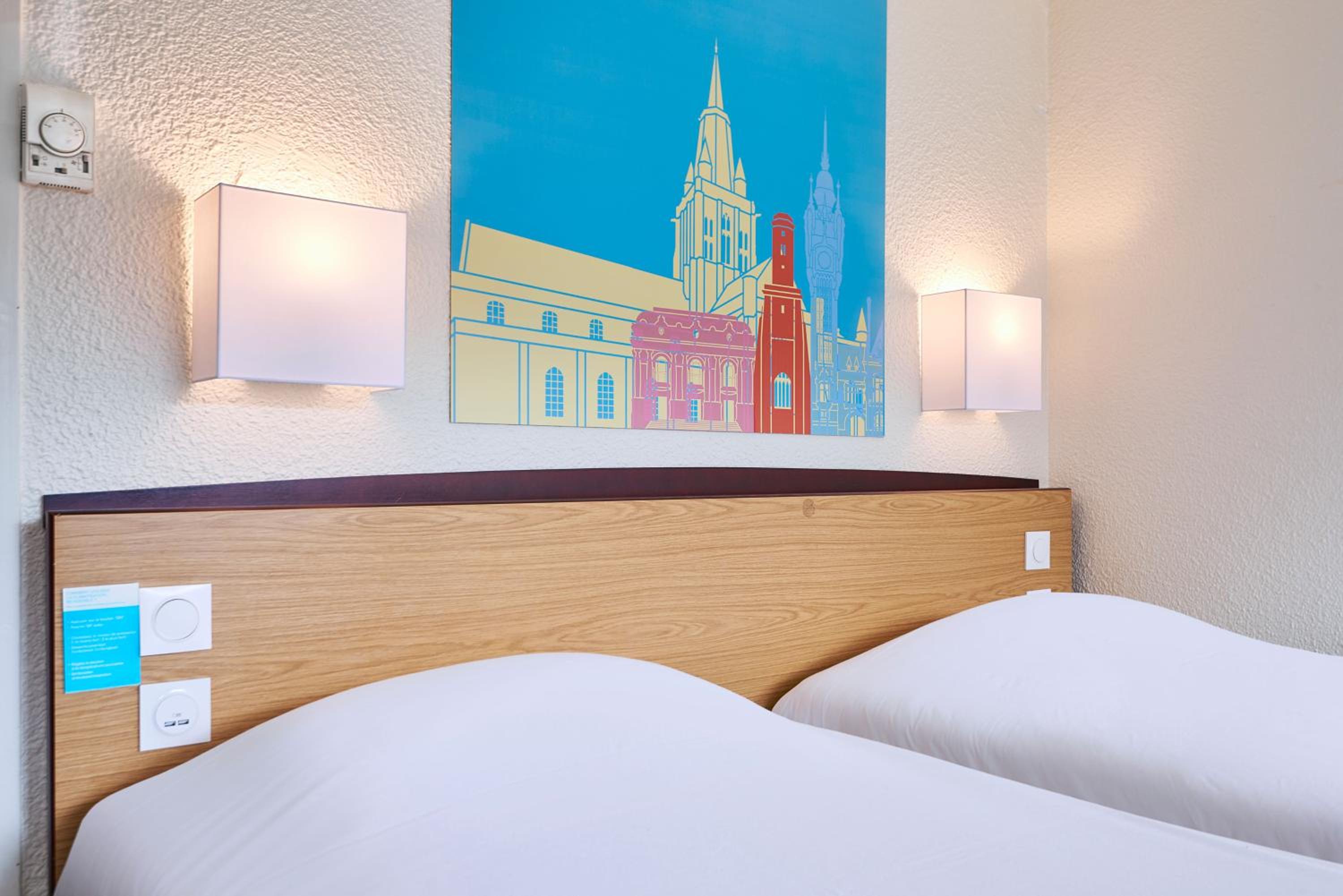 Twin Room - Photo 9