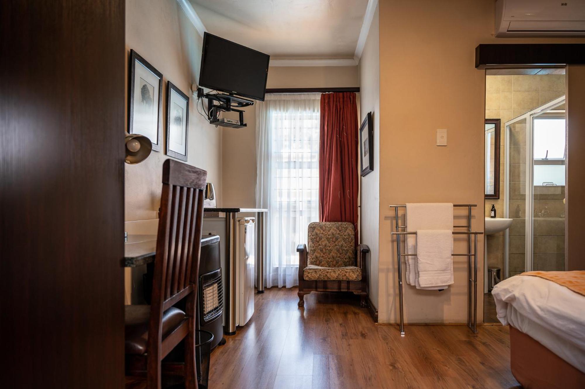 Standard Double Room - Photo 3