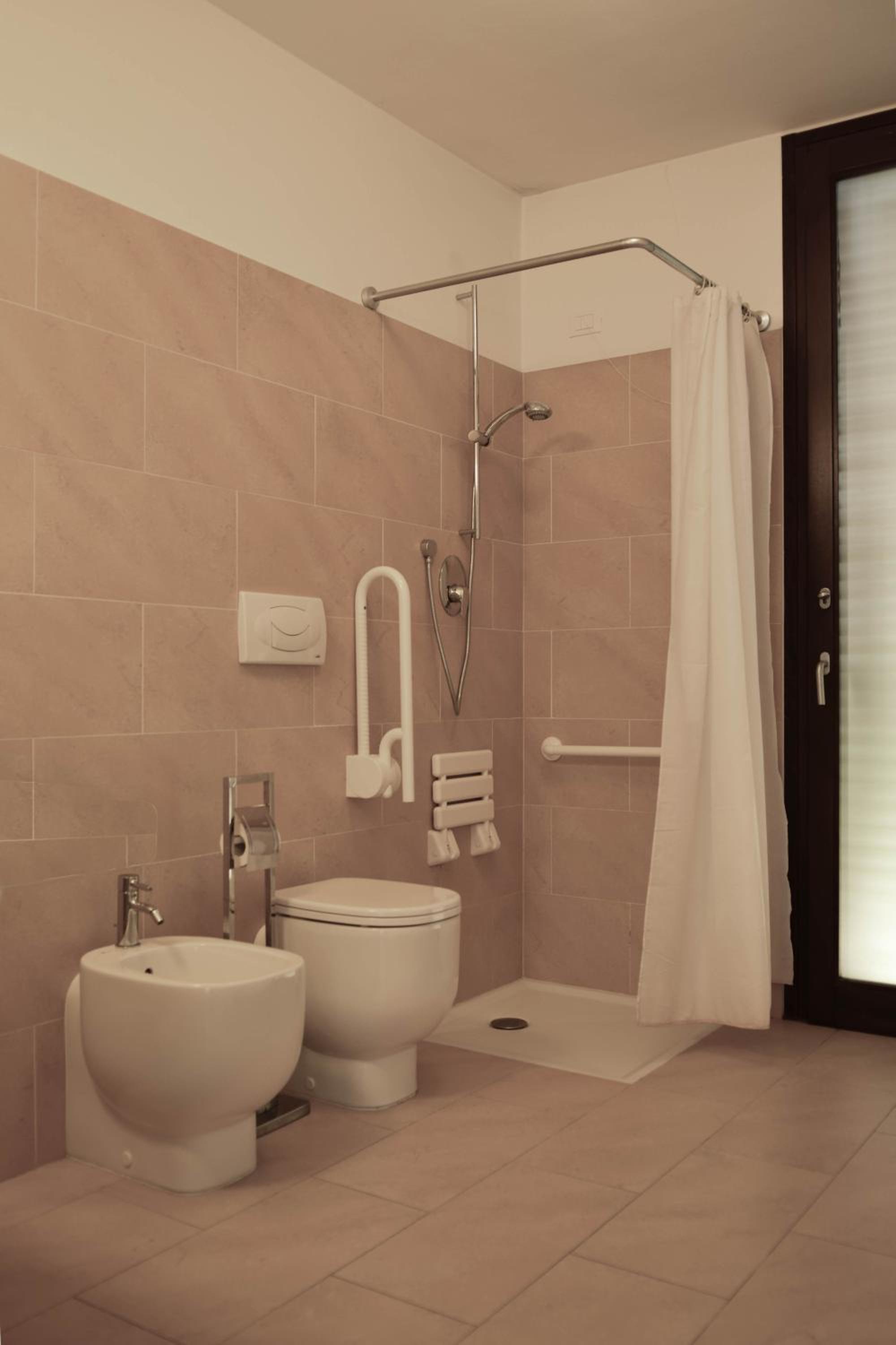 Triple Room - Disability Access photo 2