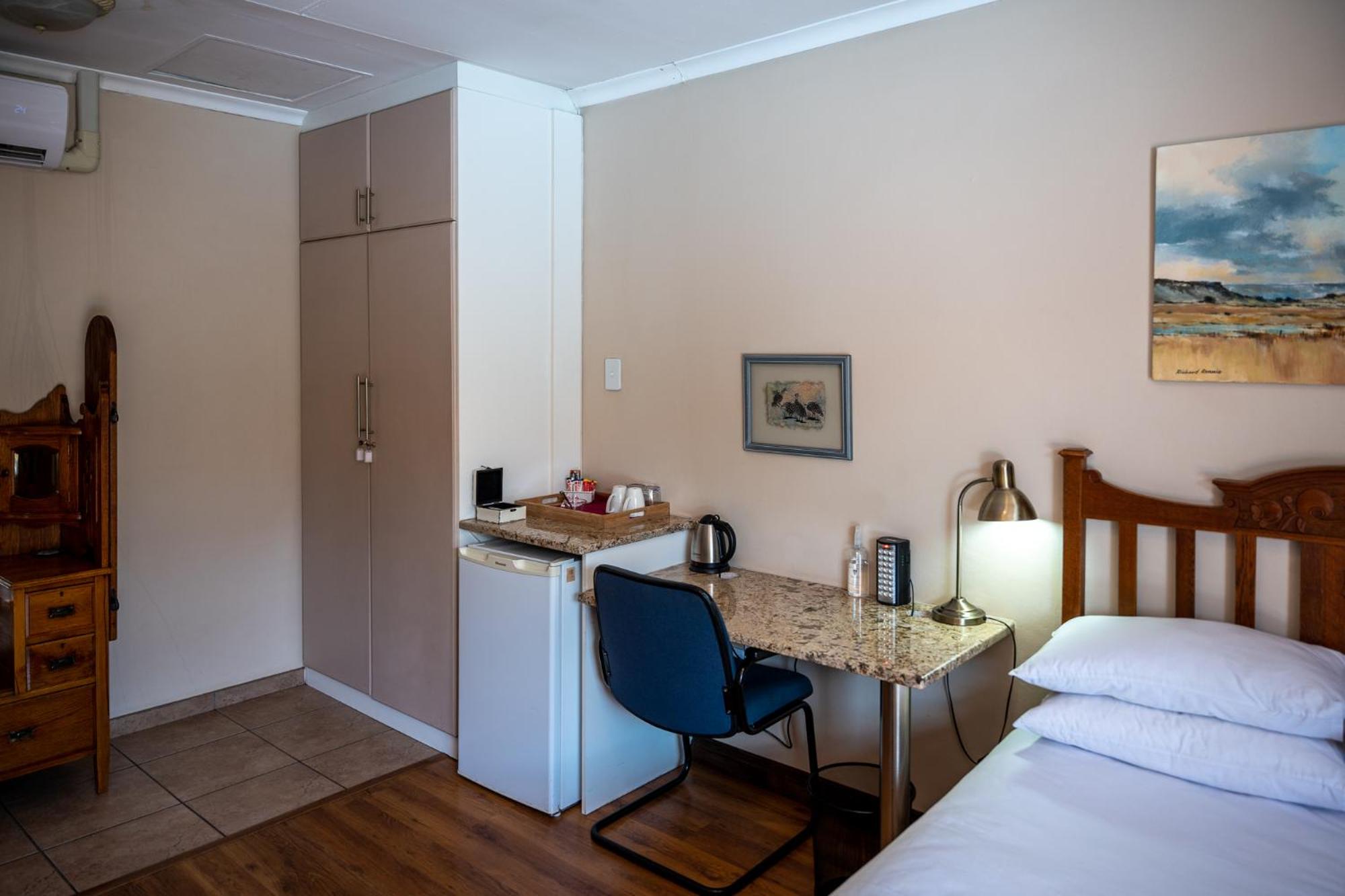 Deluxe Room - Photo 5