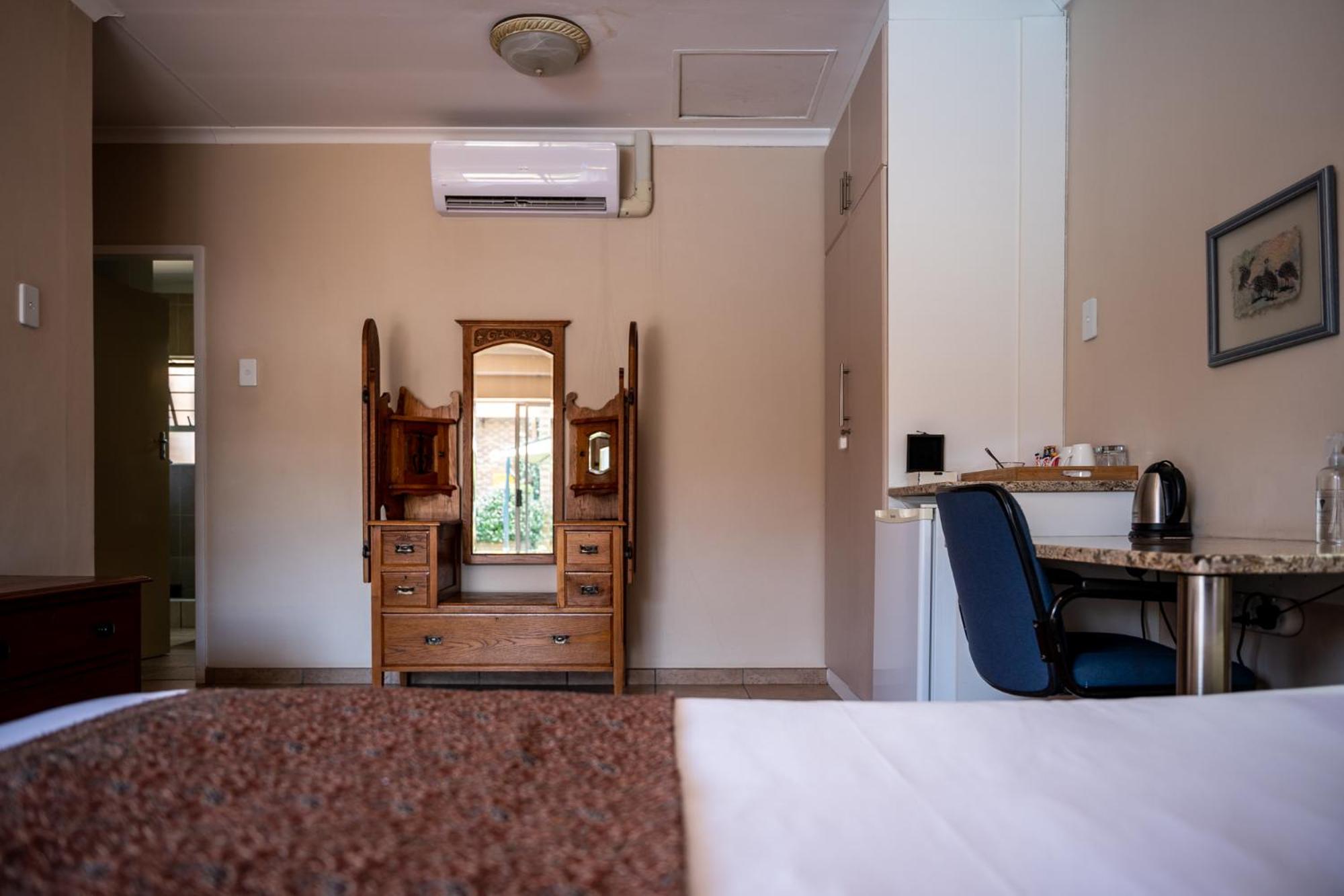Deluxe Room - Photo 9