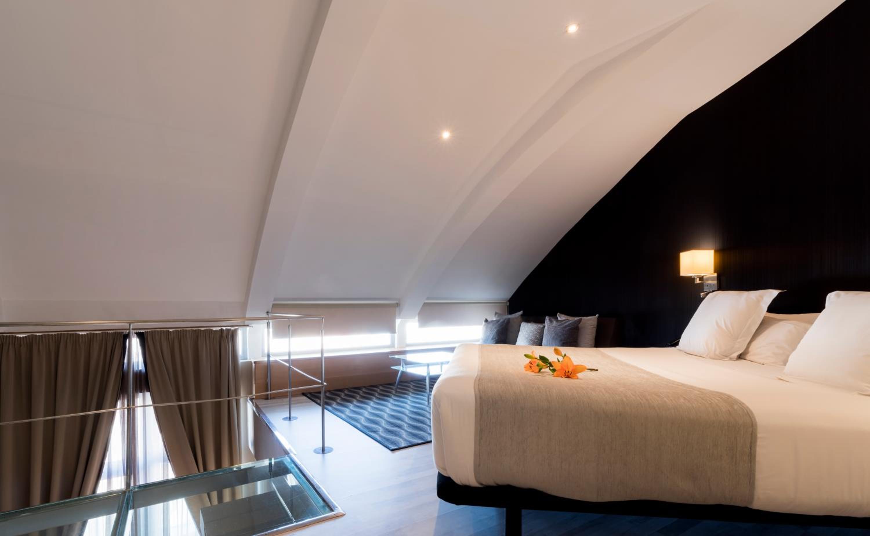 Junior Suite (2 Adults) - Photo 11