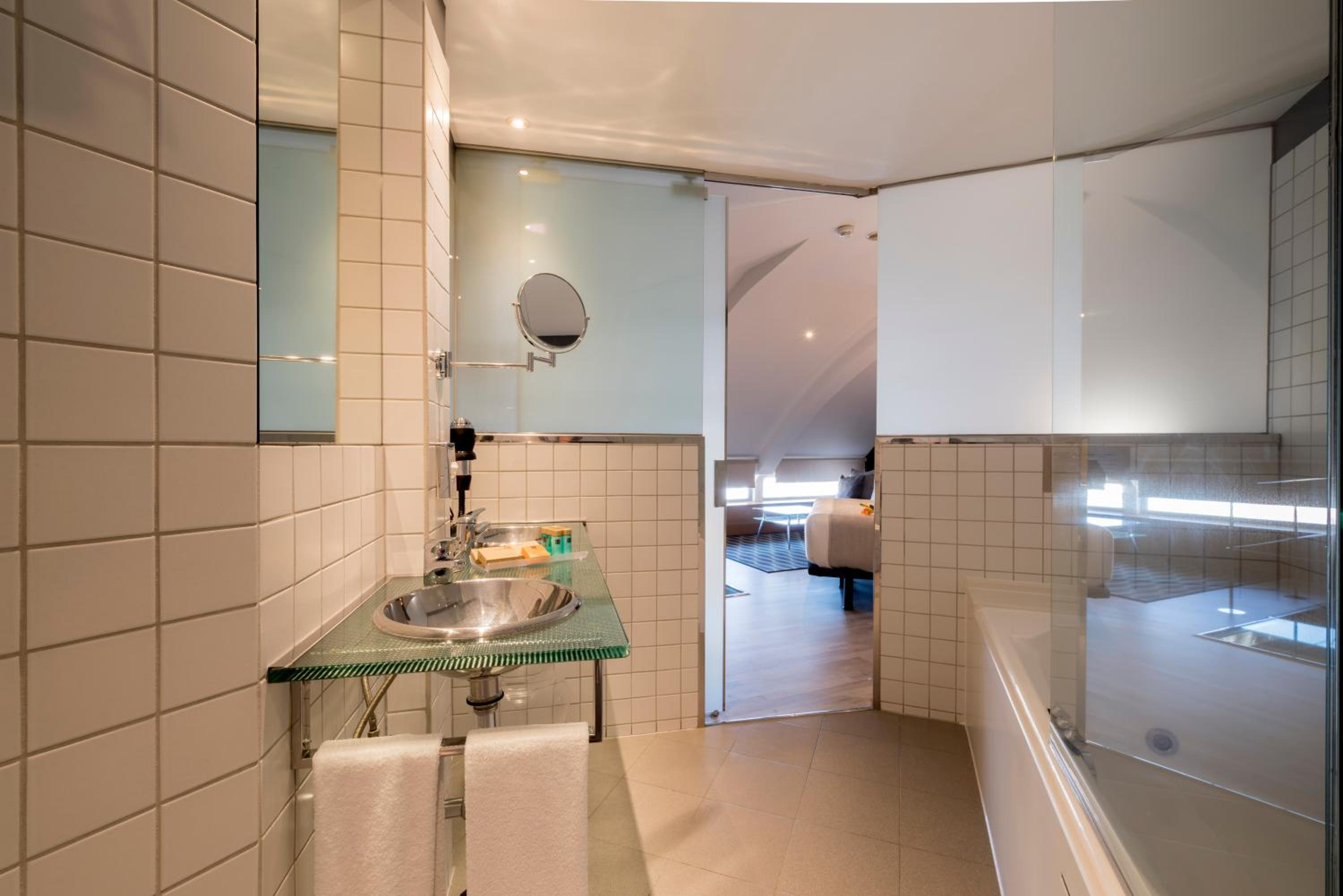 Junior Suite (2 Adults) - Photo 6