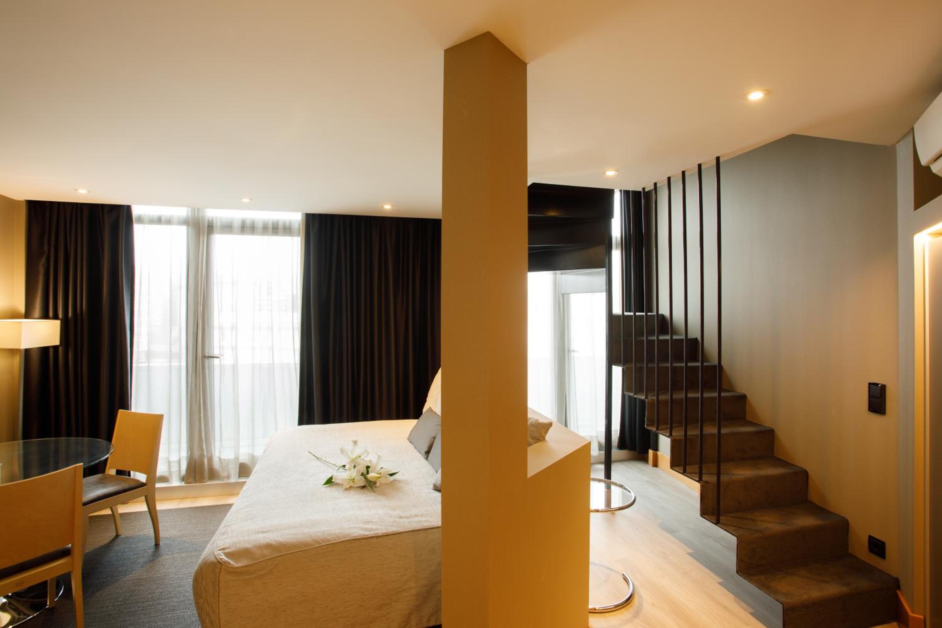 Junior Suite (2 Adults) - Photo 8