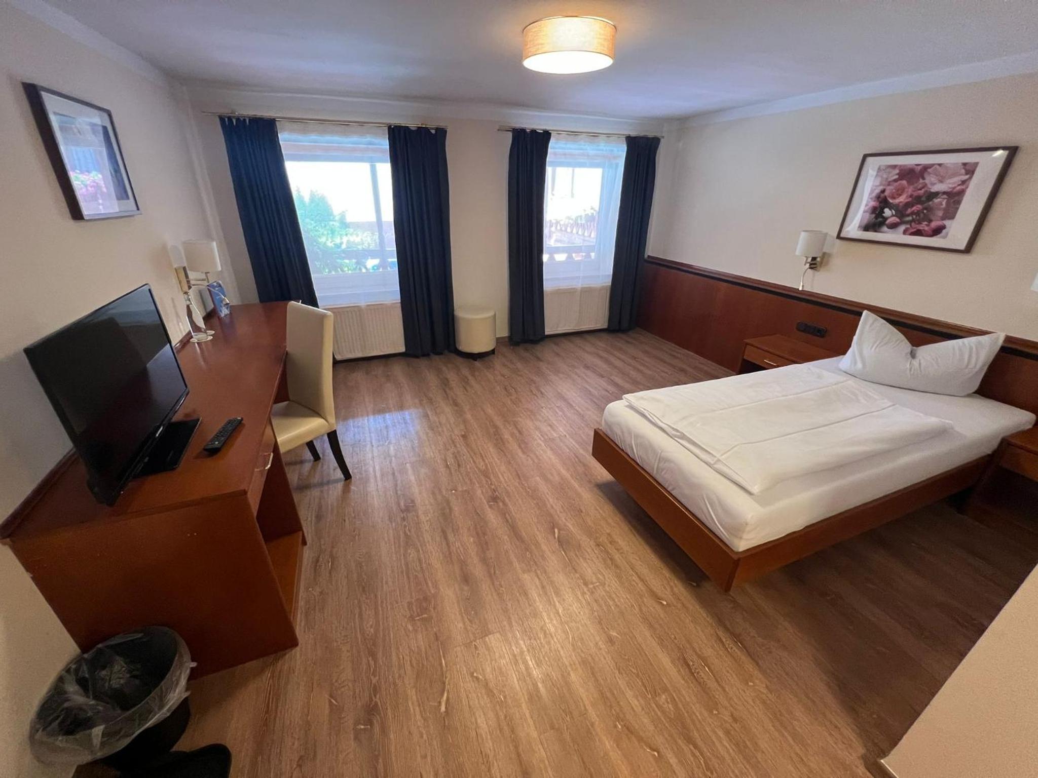 Single Room photo 2