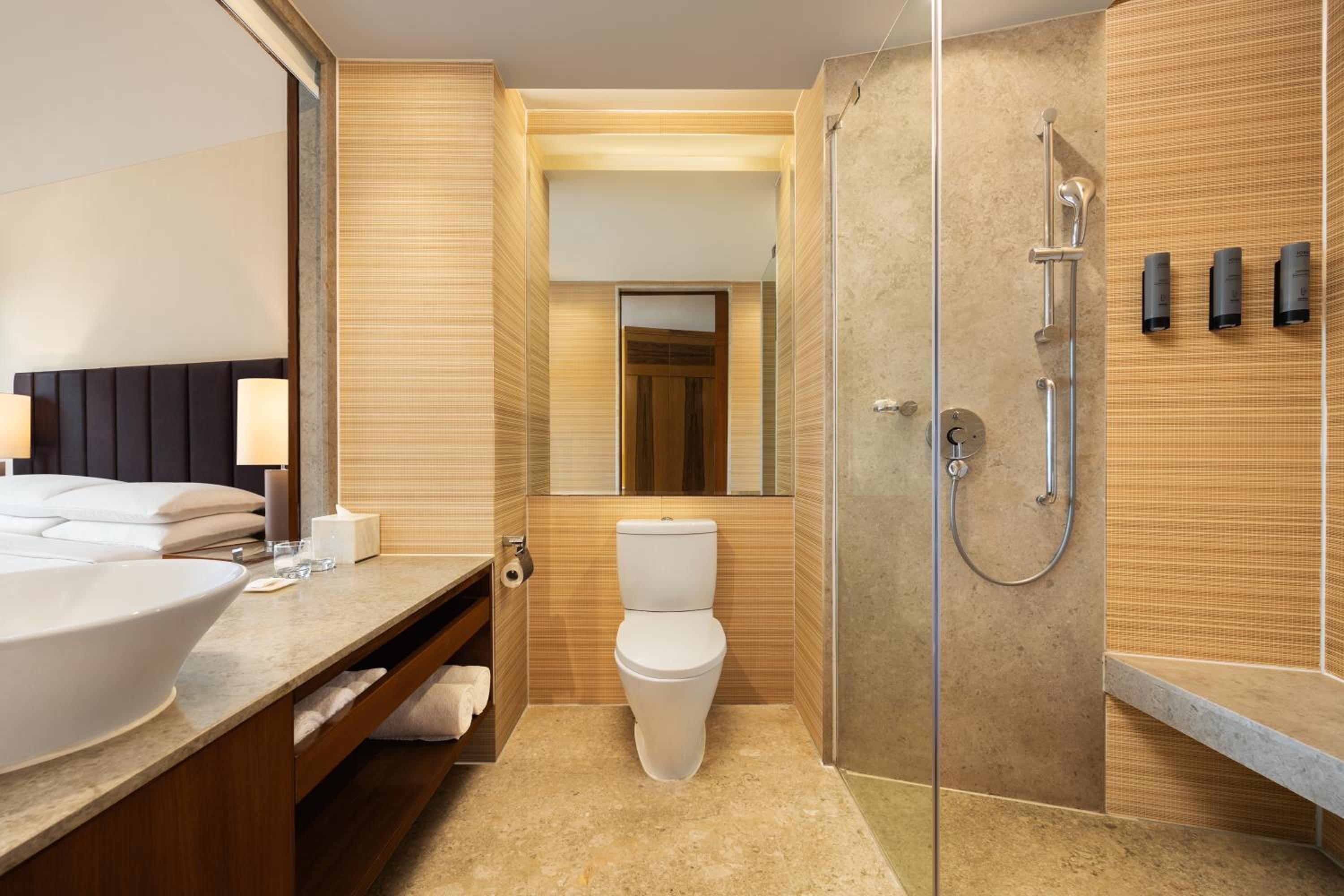 Executive Deluxe King Room photo 2