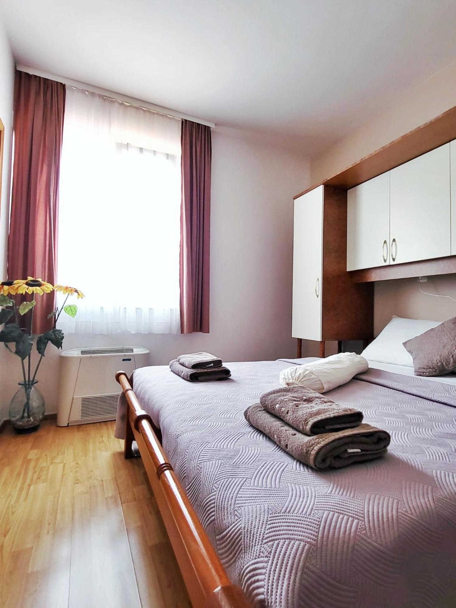 Double Room - Photo 11