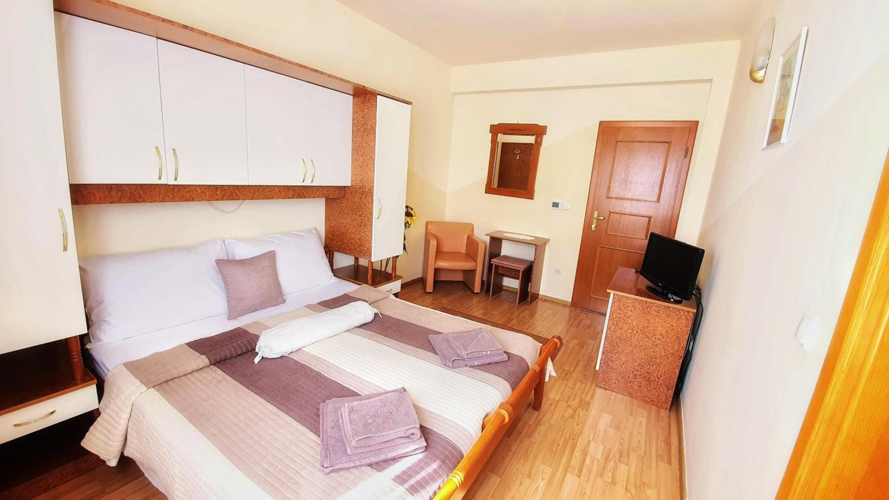 Double Room - Photo 20