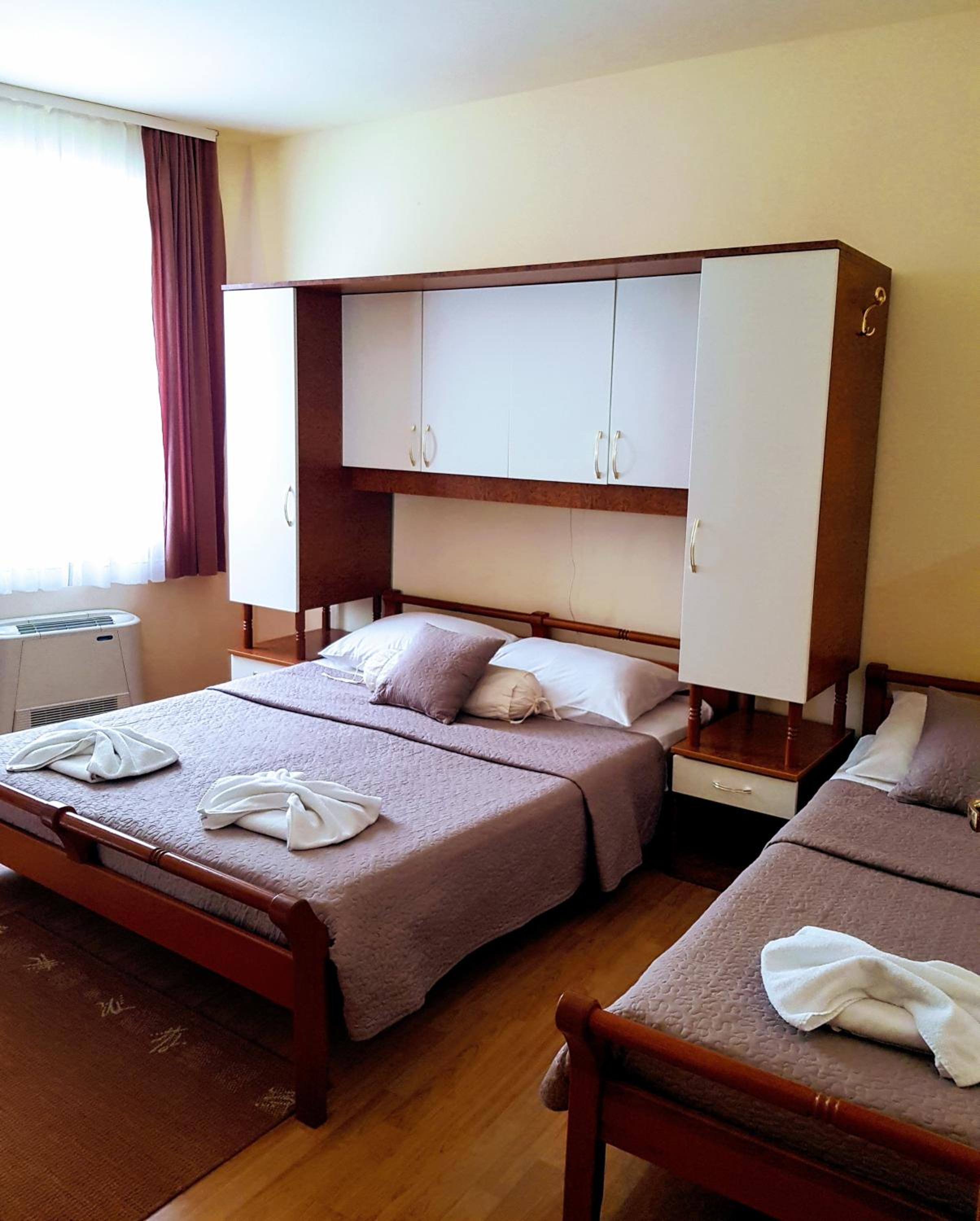 Triple Room - Photo 9