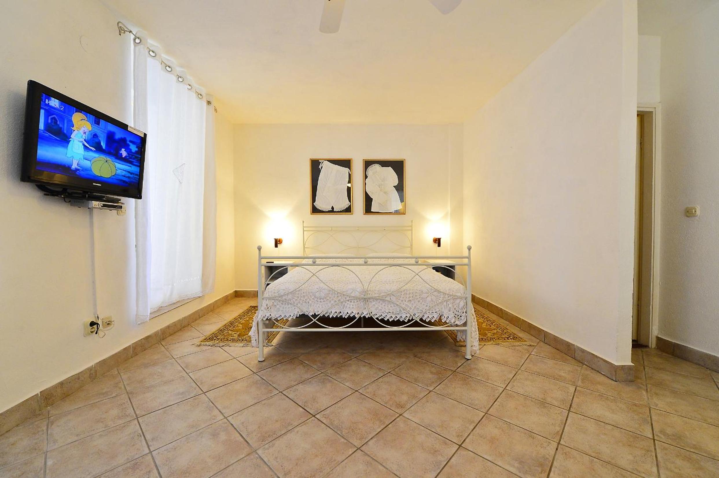 Studio (4 Adults) - Photo 7