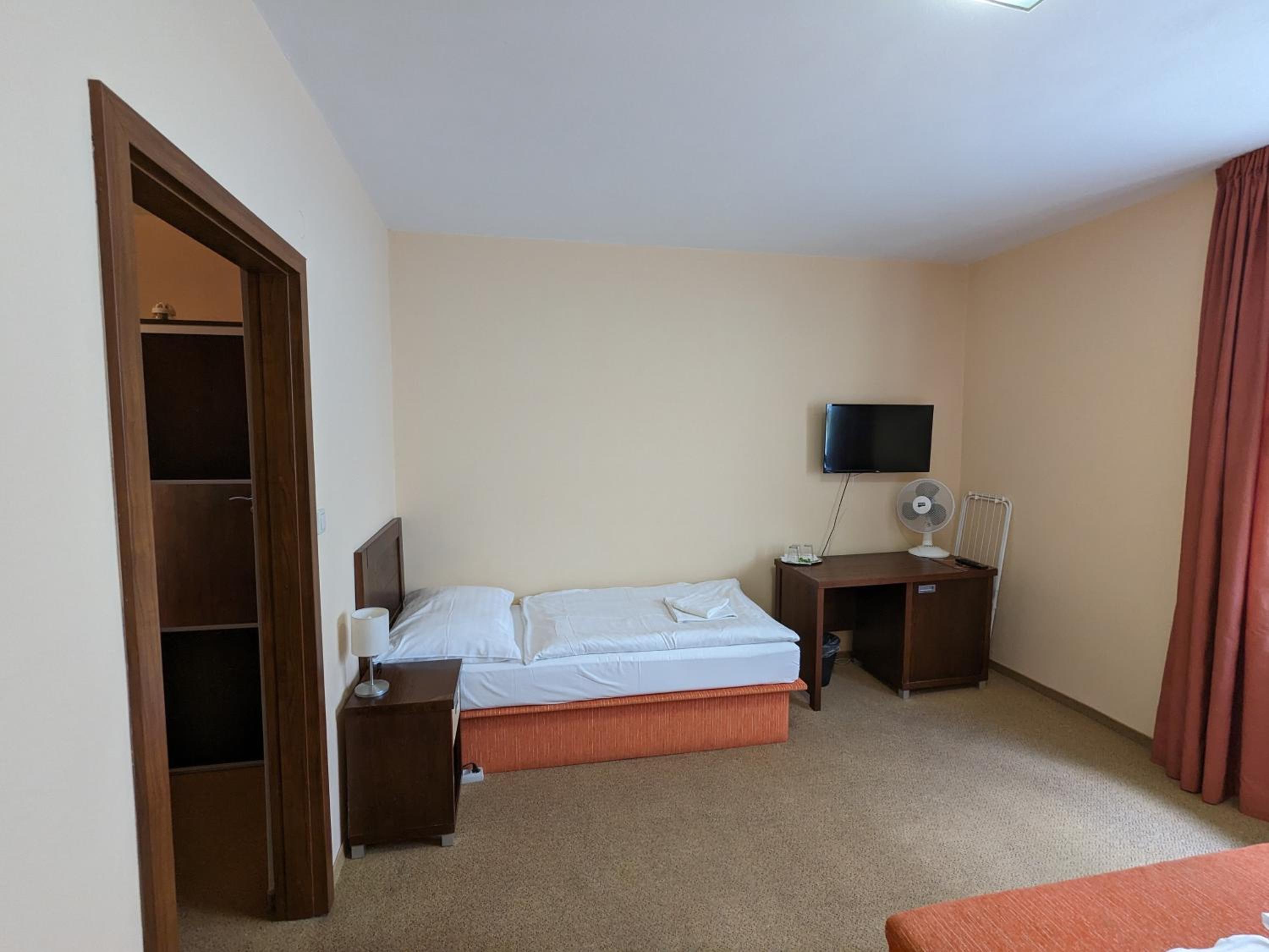 Standard Triple Room photo 1