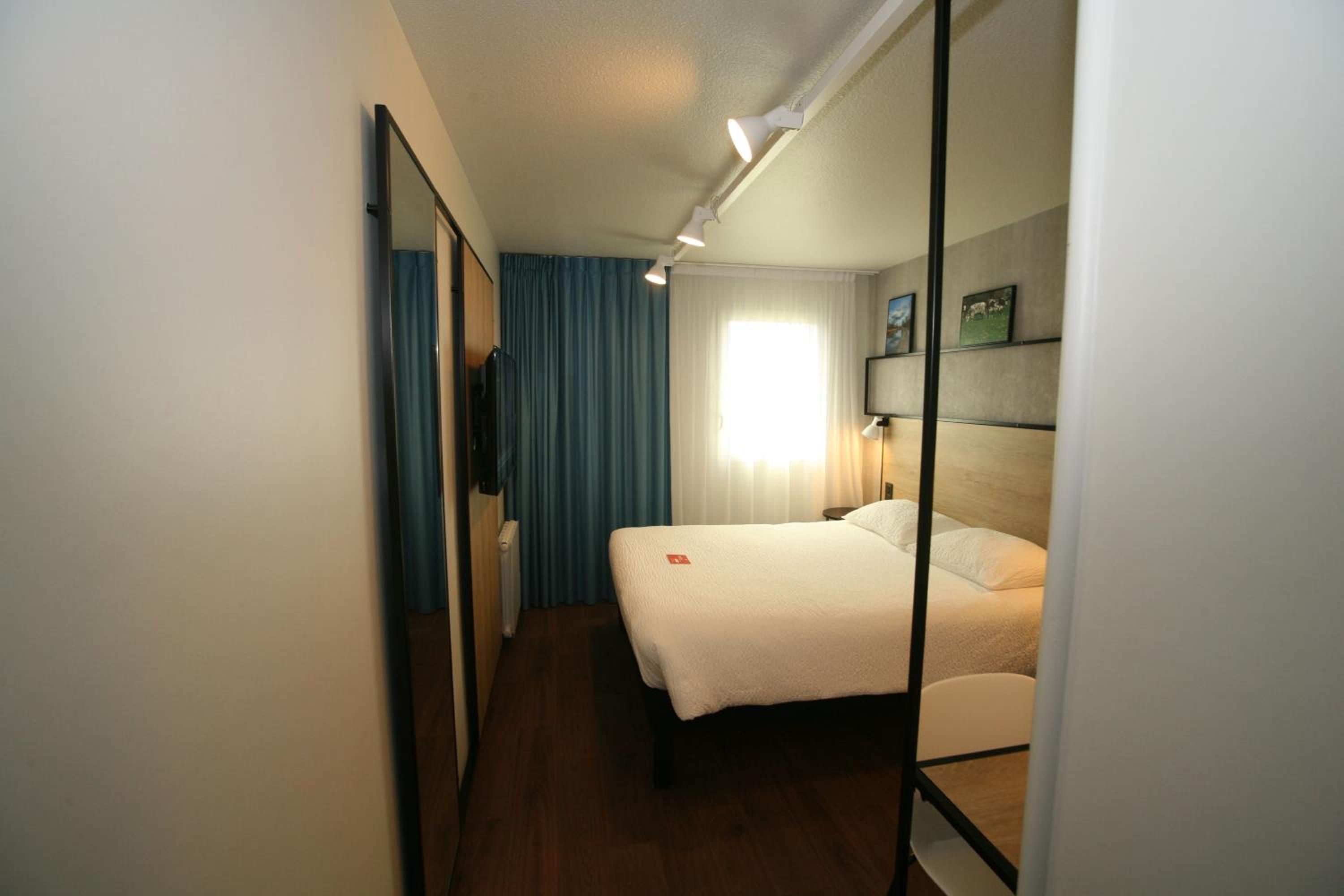 Standard Double Room - Photo 5
