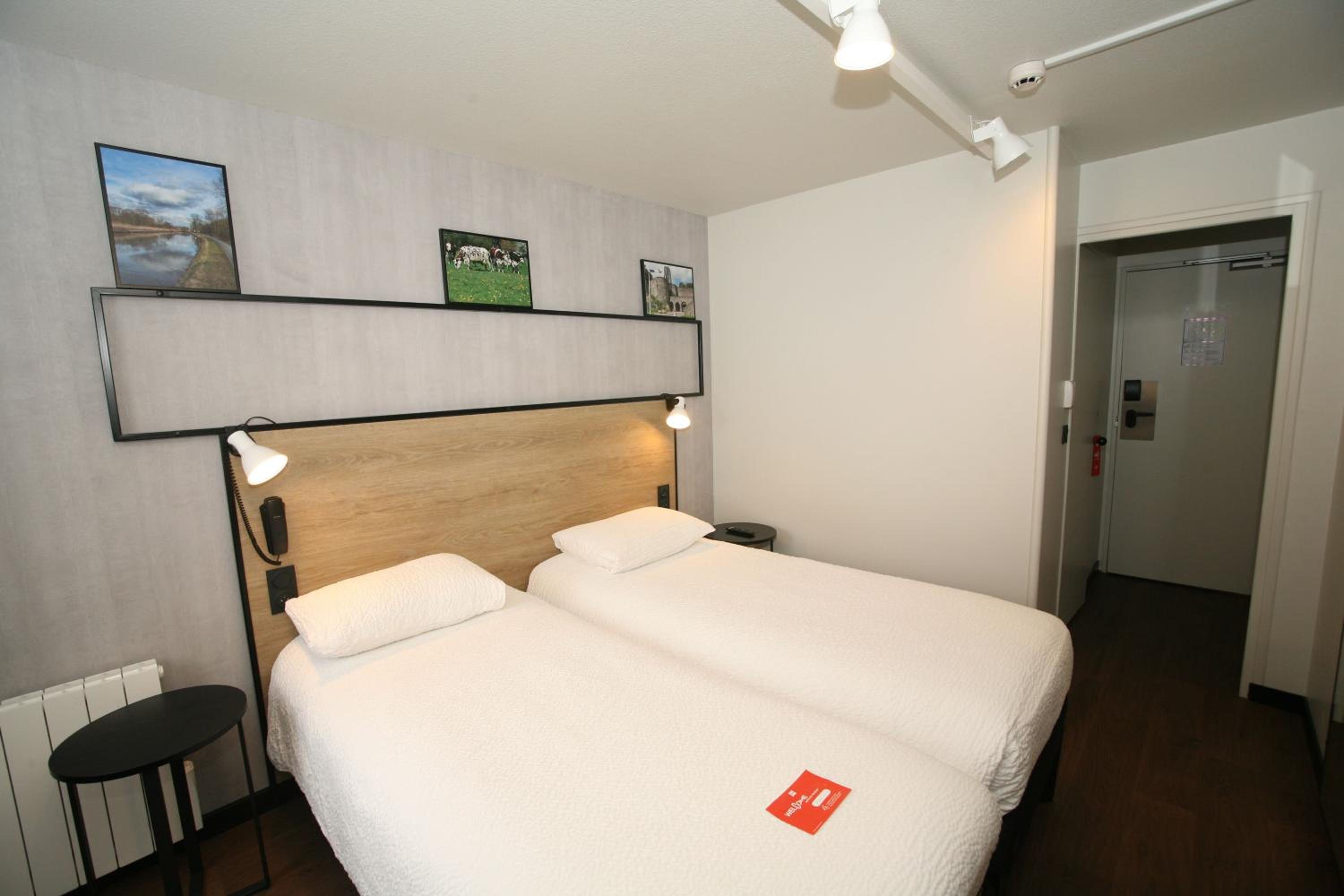 Standard Twin Room - Photo 5