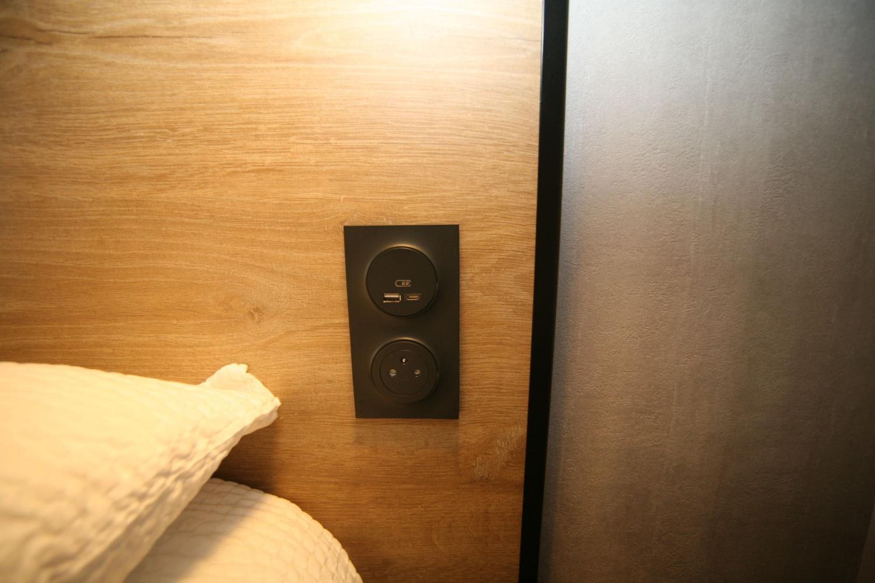 Standard Double Room - Photo 15