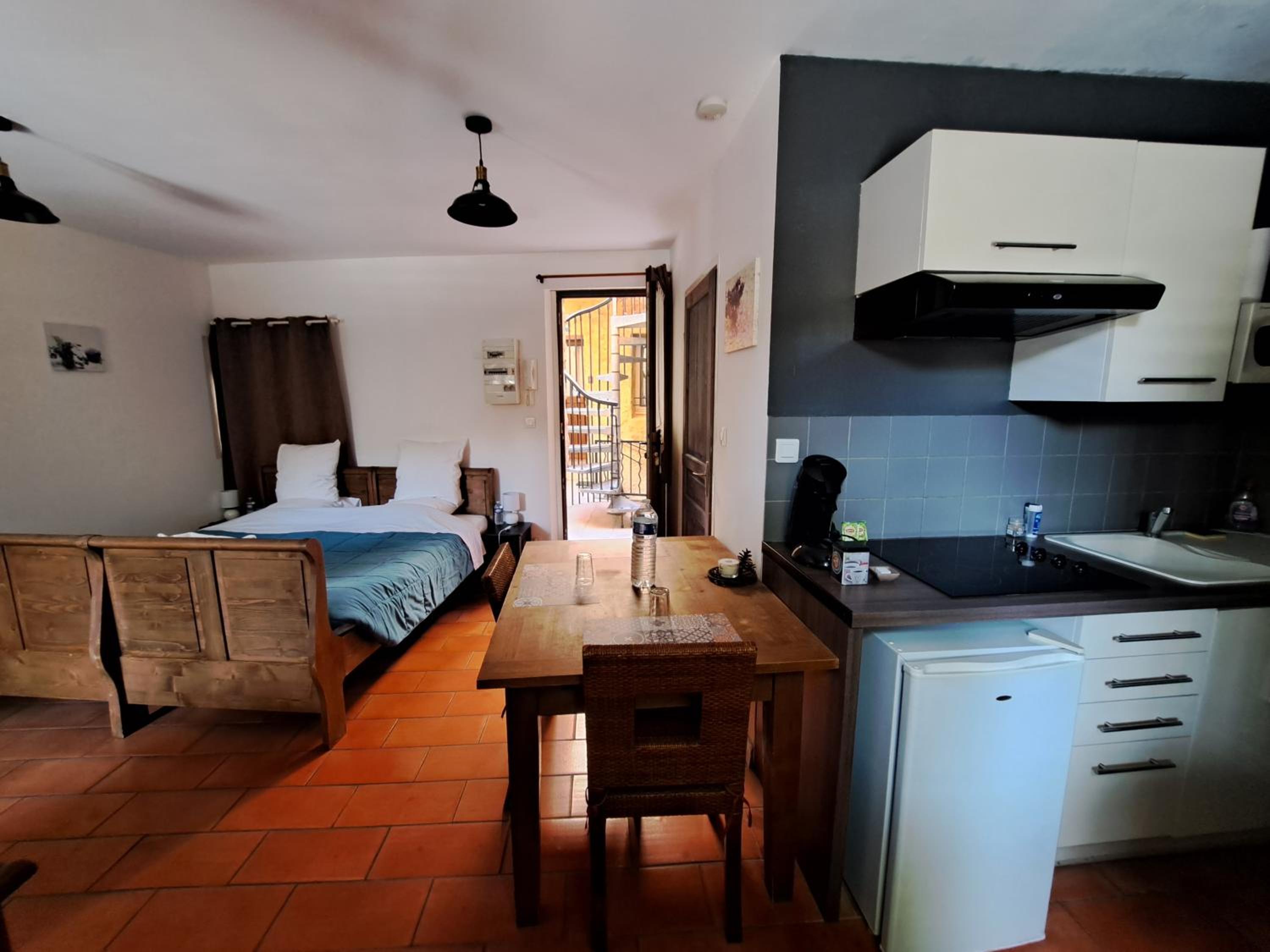 Studio (2 Adults)