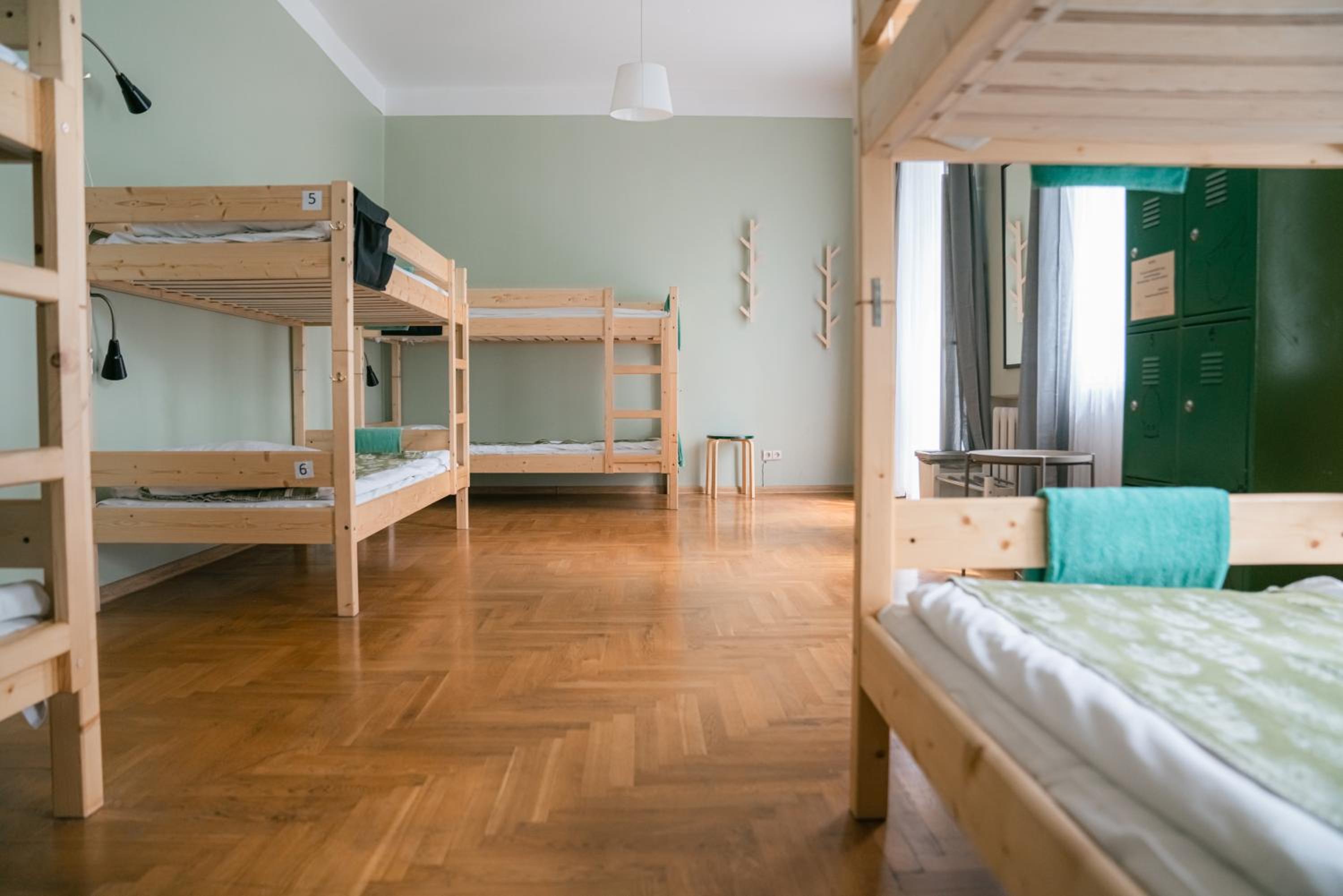 8-Bed Mixed Dormitory Room photo 2