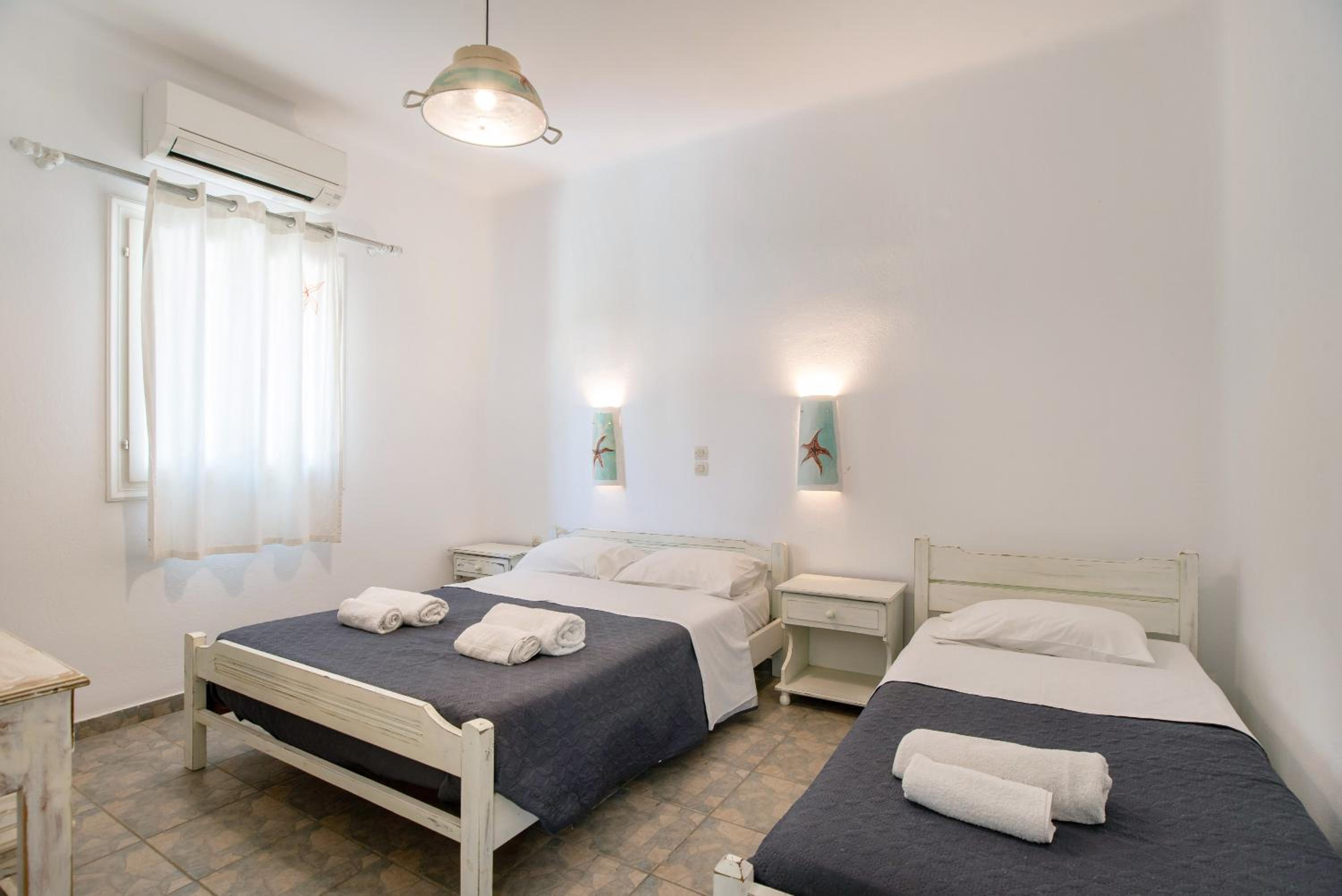 One-Bedroom House photo 1
