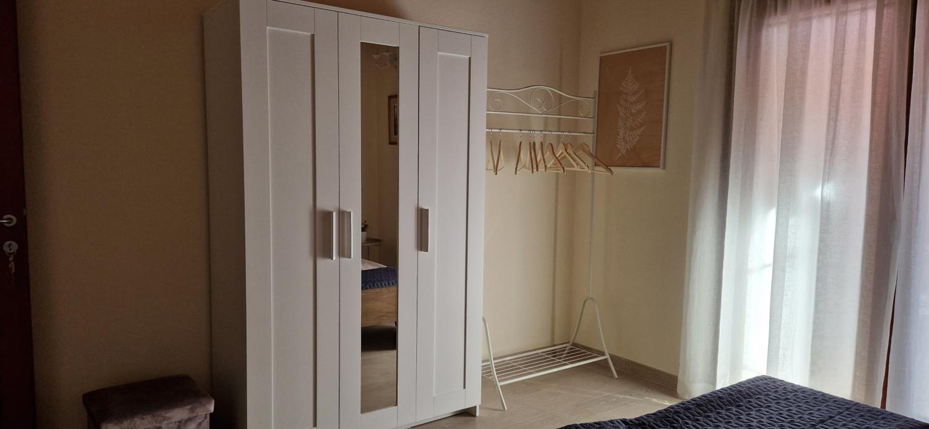 Standard Double Room - Photo 11
