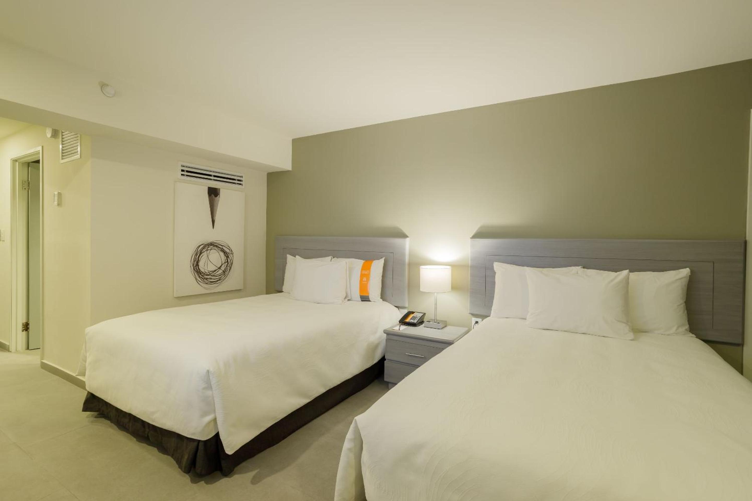 Superior Deluxe Double Room with One Double Bed and 2 Adults Occupancy (Non Smoking) photo 2