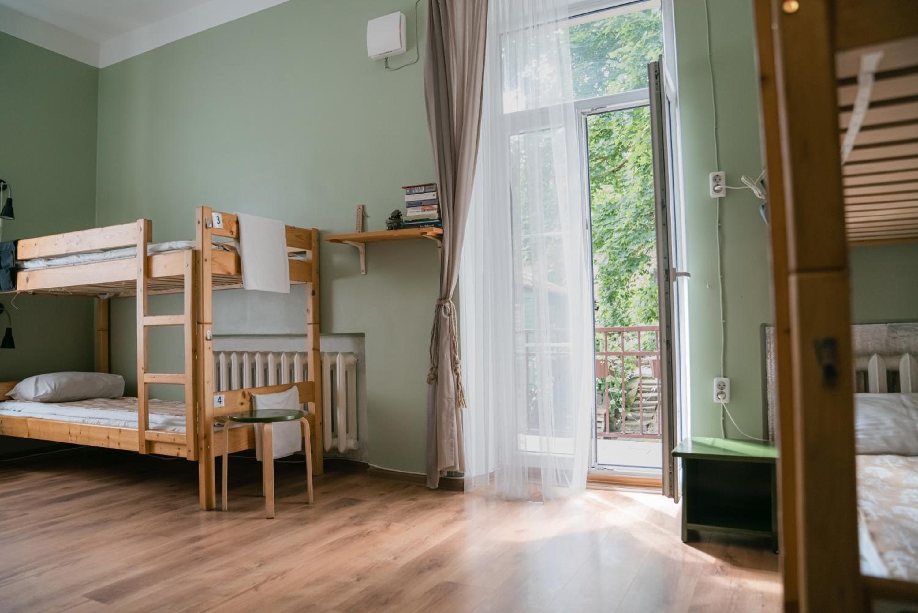 6-Bed Mixed Dormitory Room photo 1