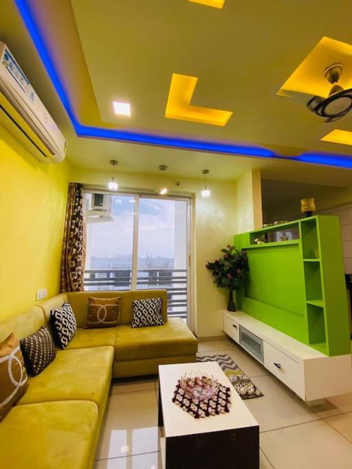 Two-Bedroom Apartment with Balcony and Terrace photo 3
