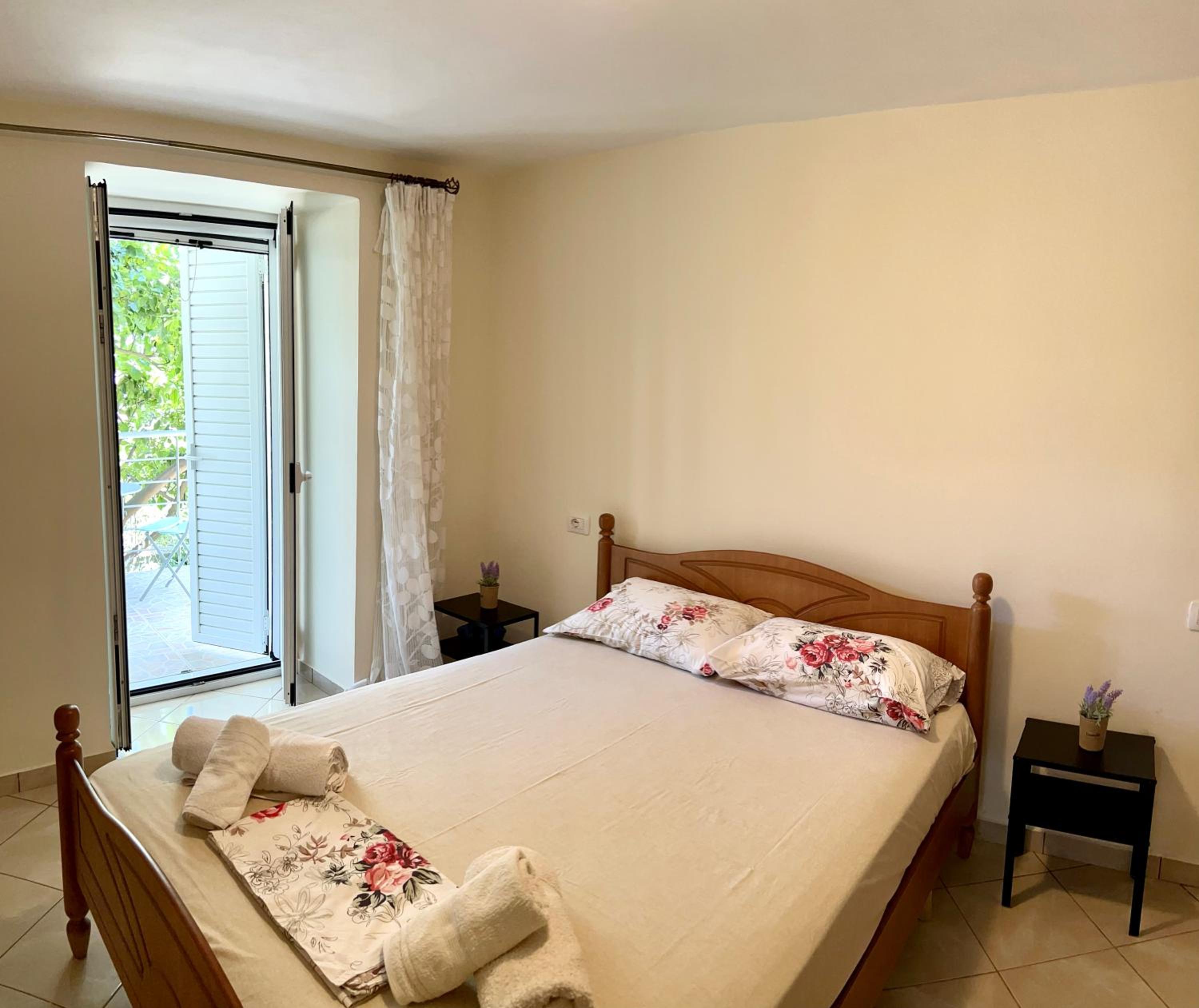 Apartment - Ground Floor photo 2