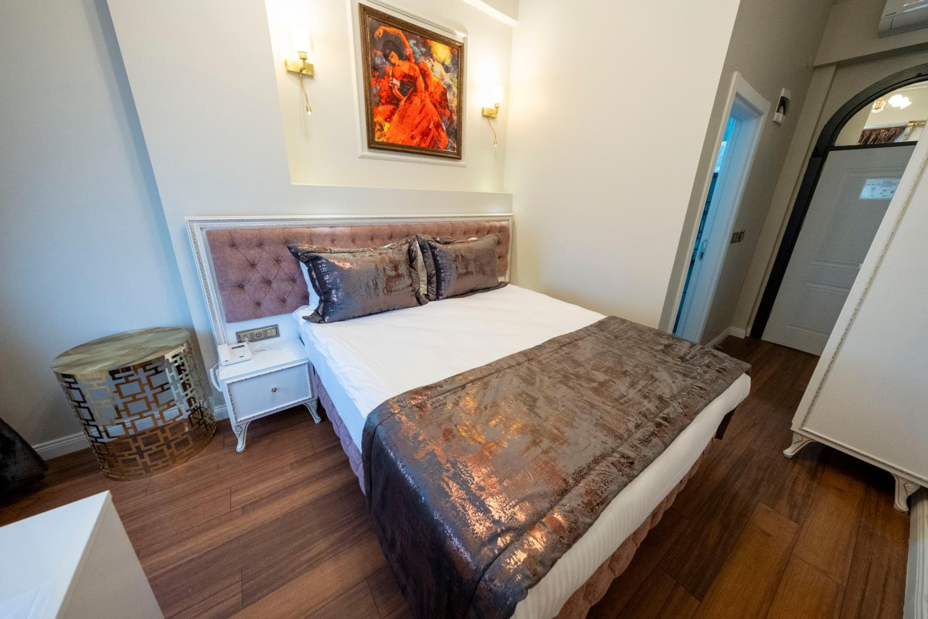Deluxe Double Room photo 3