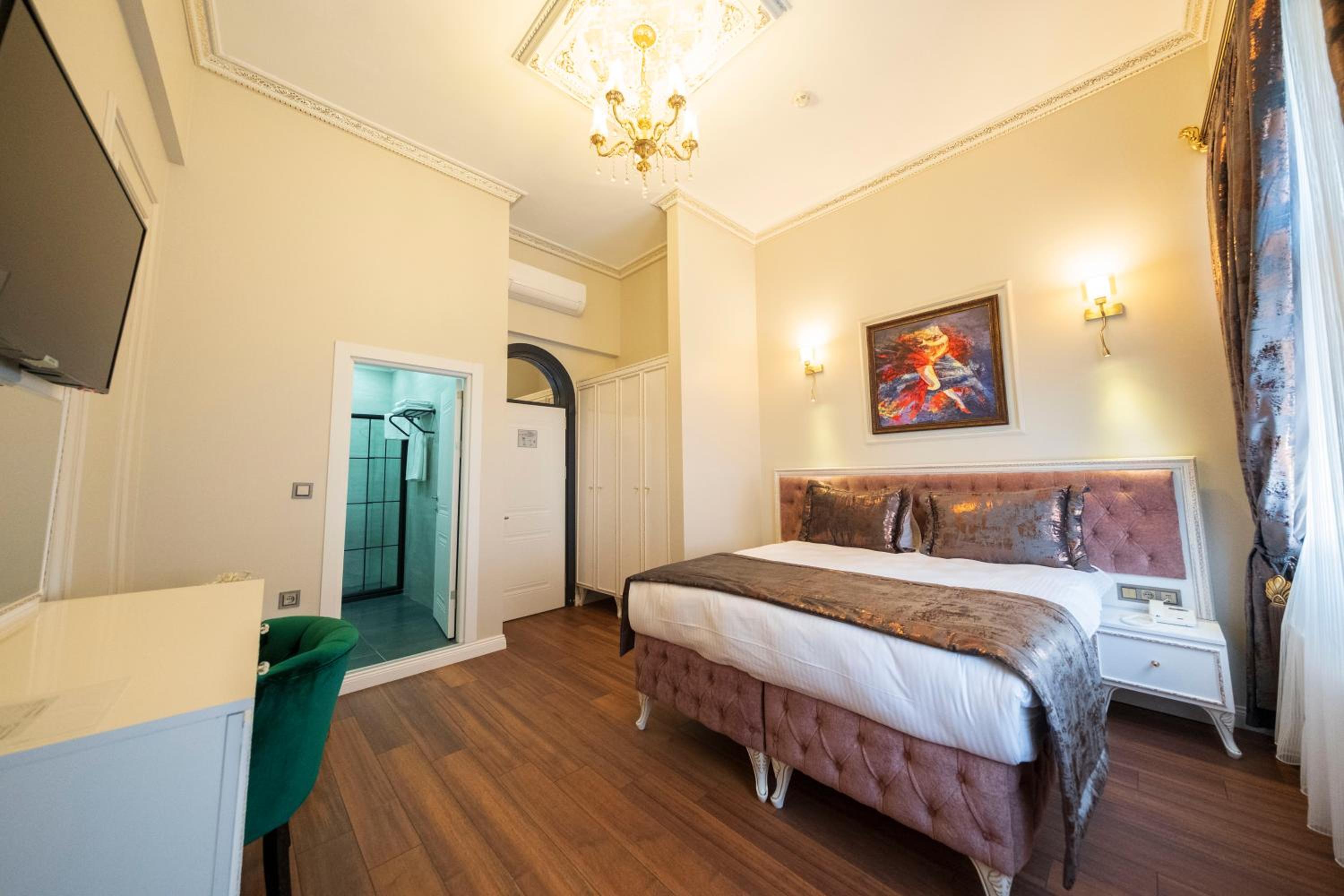 Deluxe Triple Room photo 2