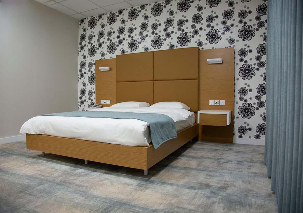 Deluxe Double Room (2 Adults + 1 Child) photo 1