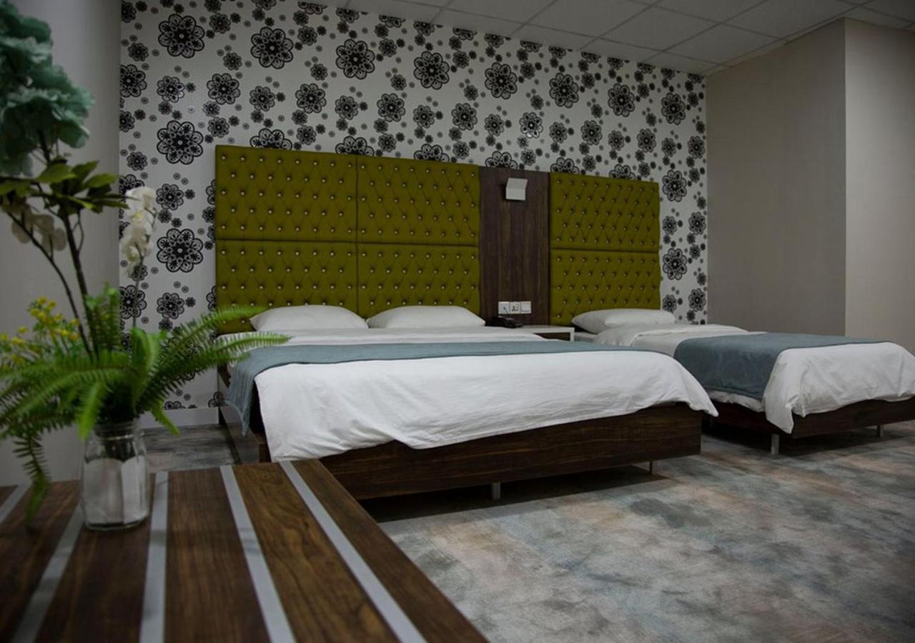 Deluxe Double Room (2 Adults + 1 Child) photo 3