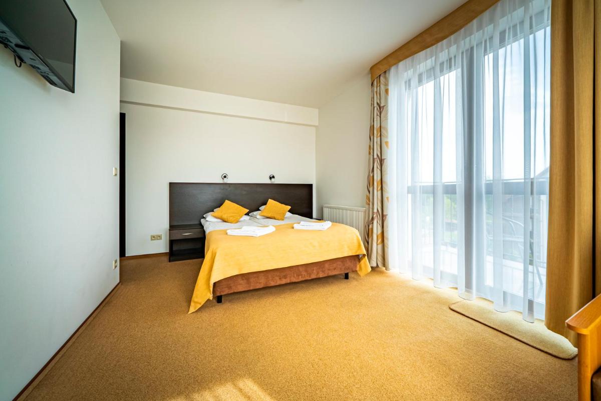Deluxe Double Room with Balcony photo 2