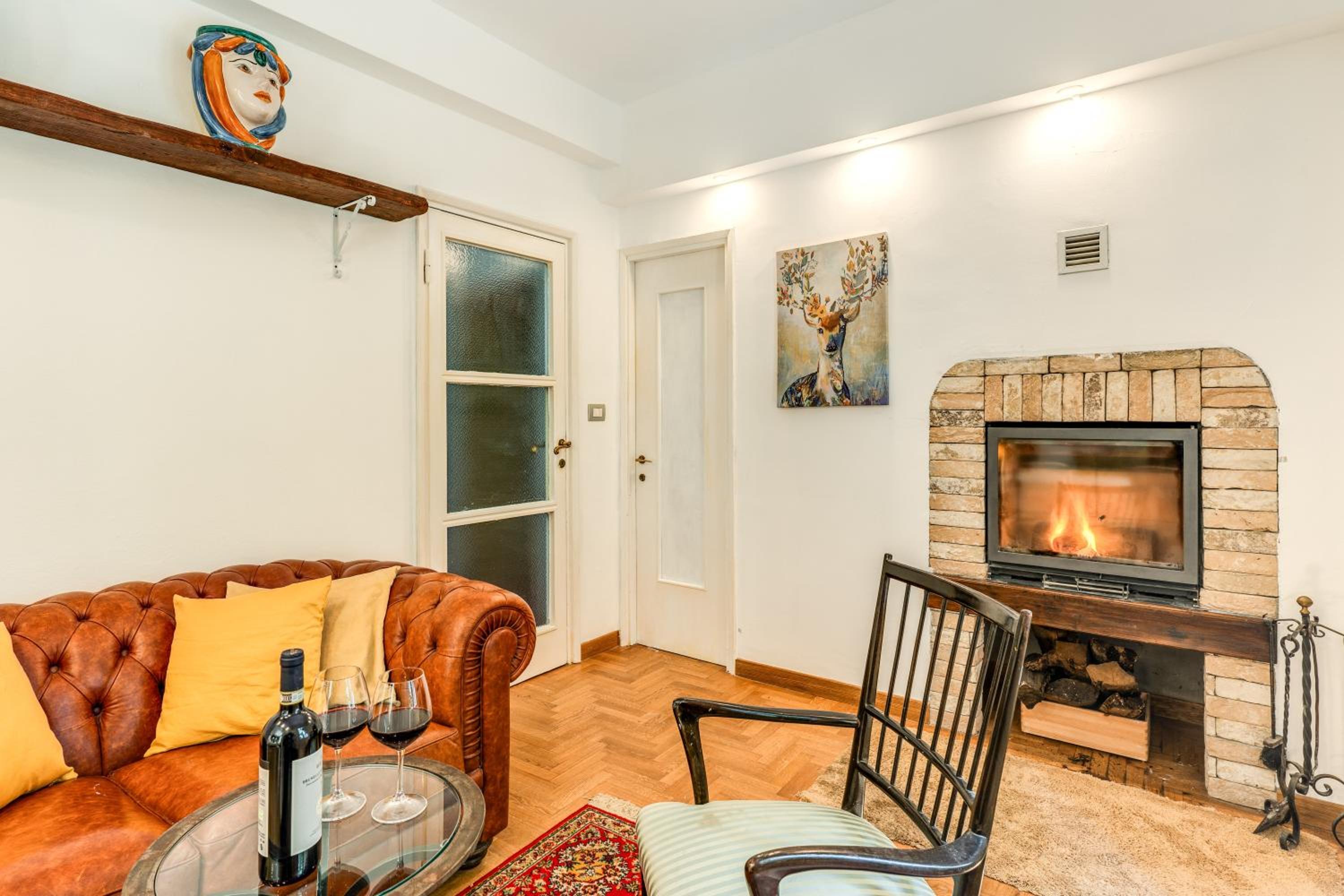 Deluxe King Suite photo 3