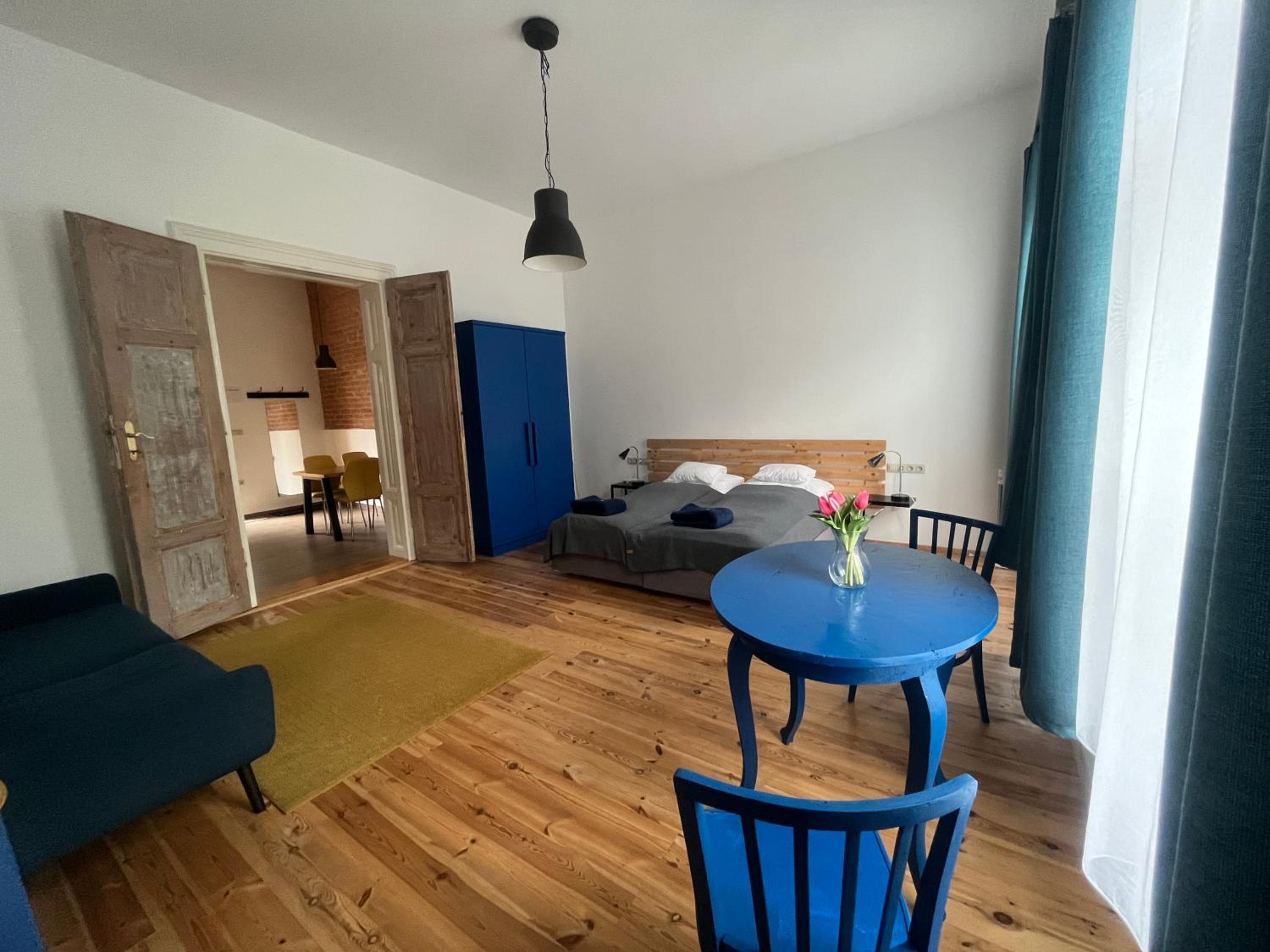 One-Bedroom Apartment photo 1