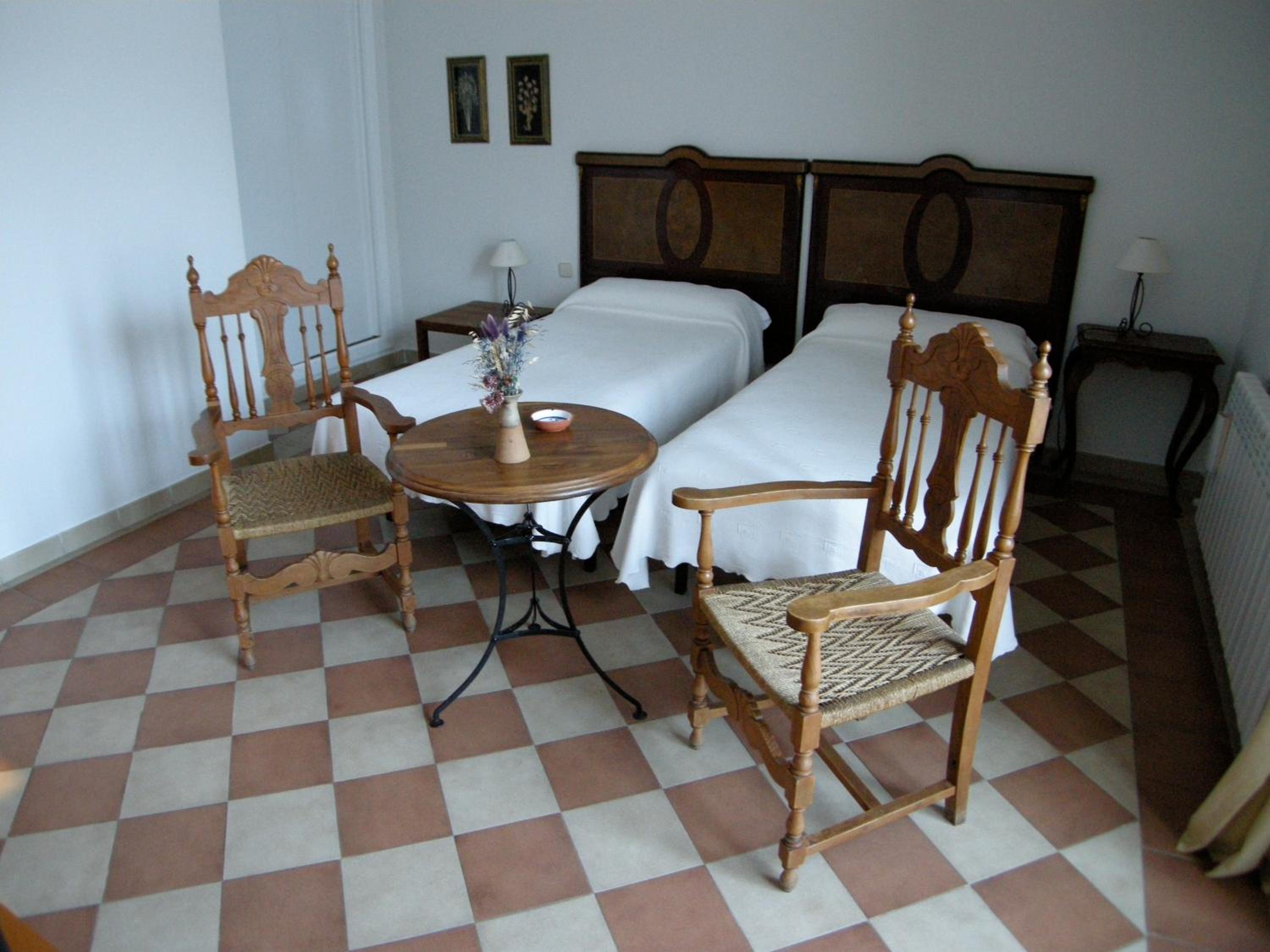 Double or Twin Room - Photo 10